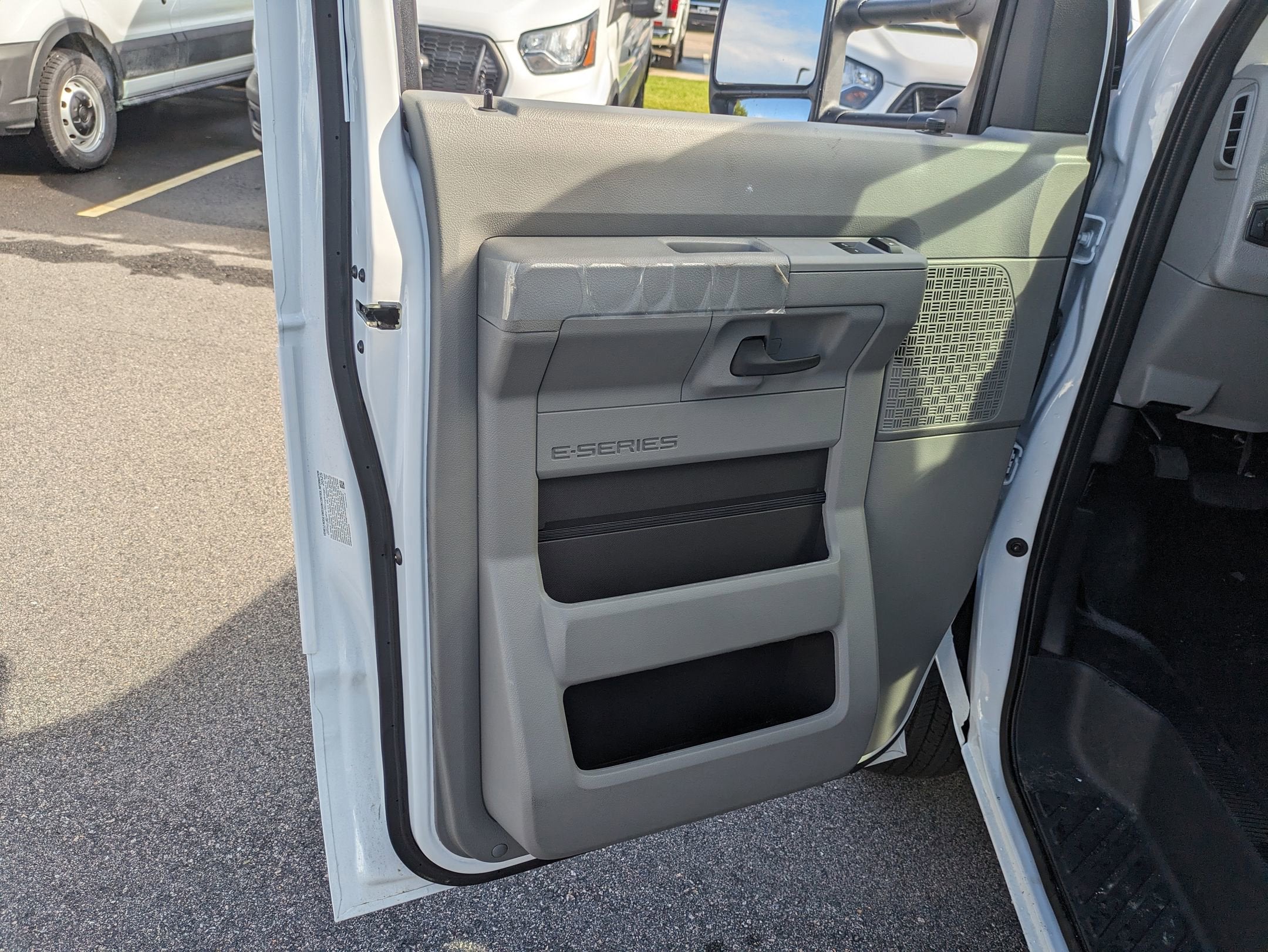 2026 Ford E-Series Cutaway Base