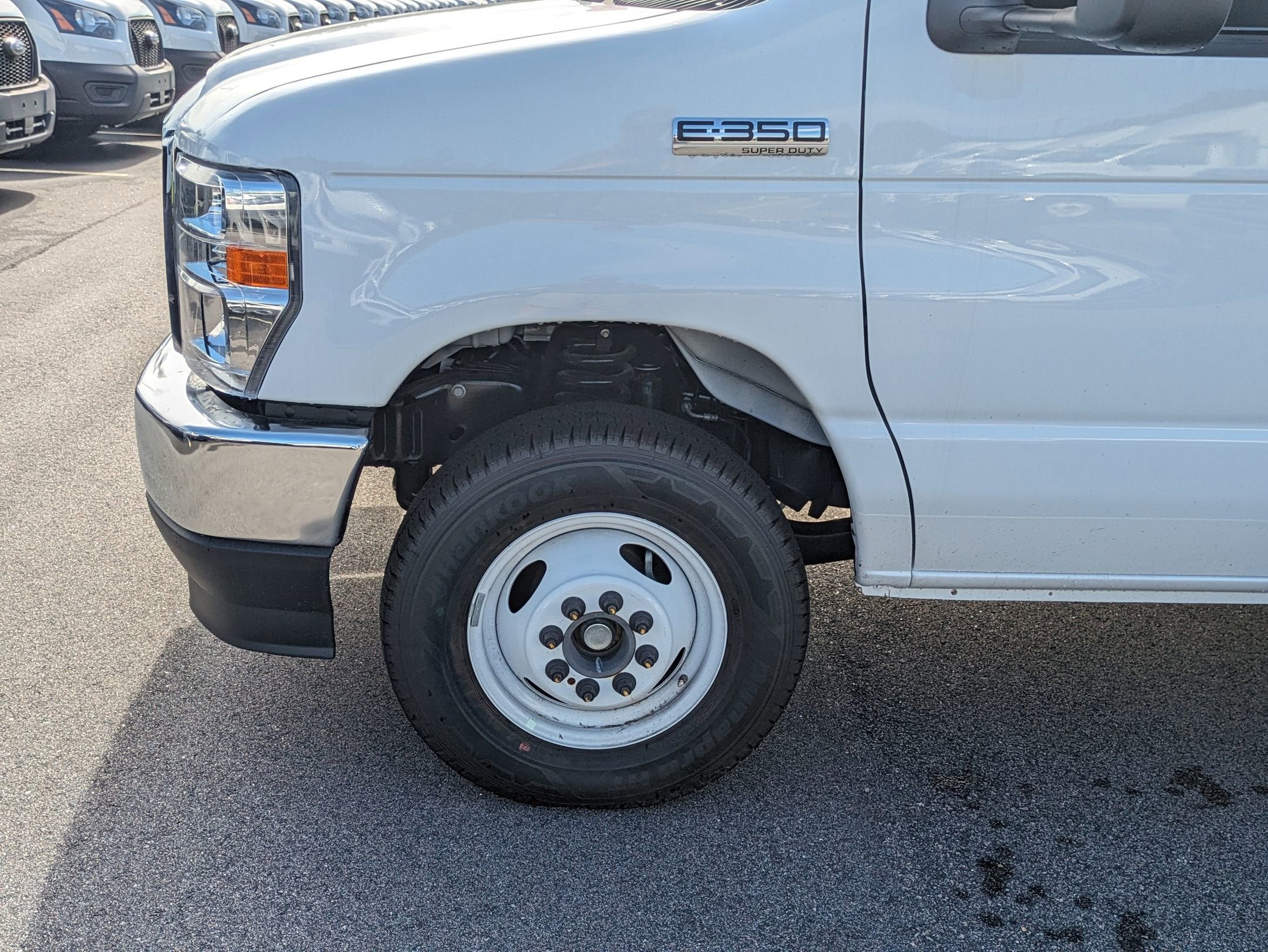 2026 Ford E-Series Cutaway Base