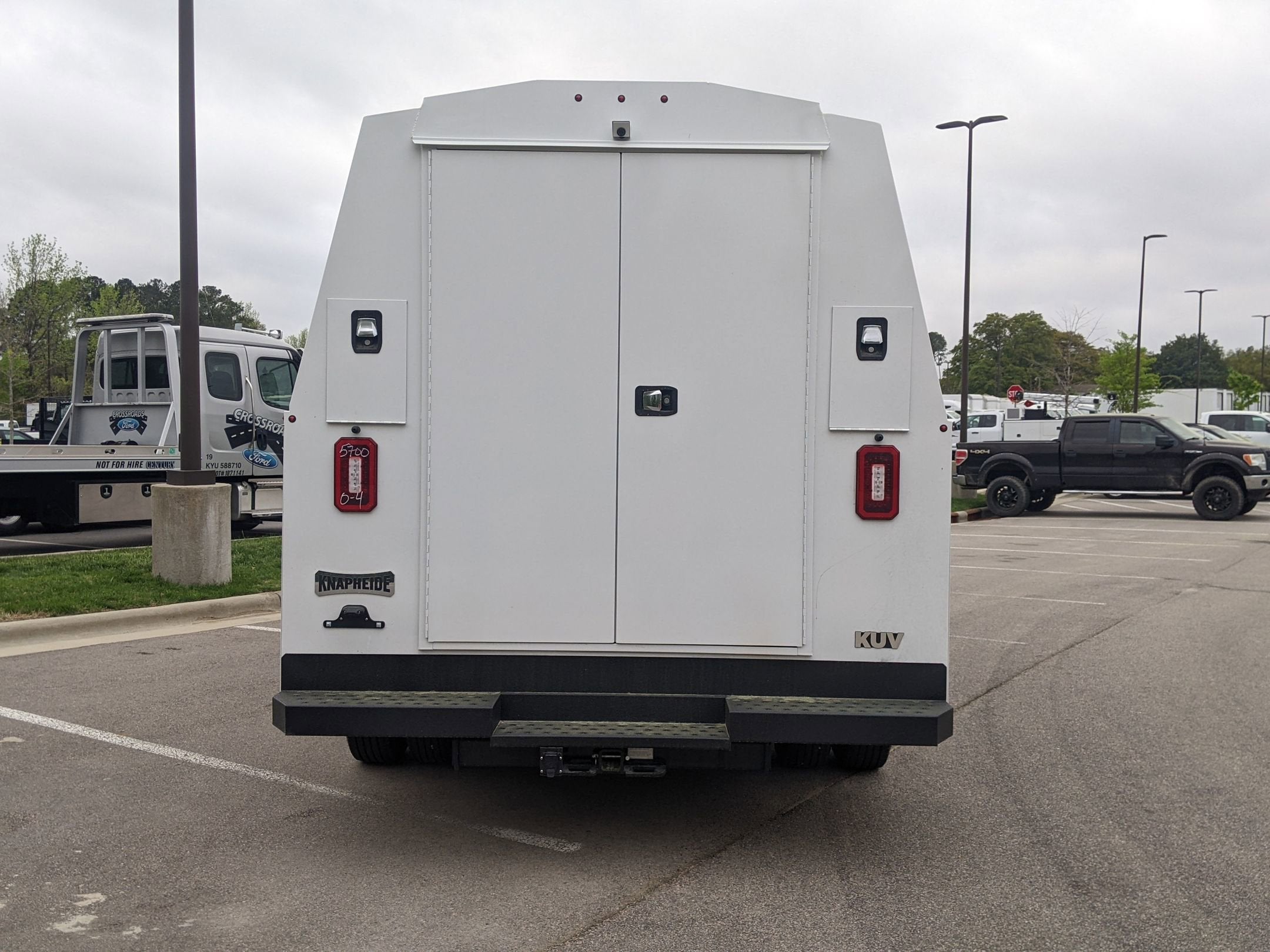 2025 Ford E-Series Cutaway E-350 SRW 138" WB