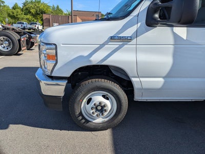 2027 Ford E-Series Cutaway Base