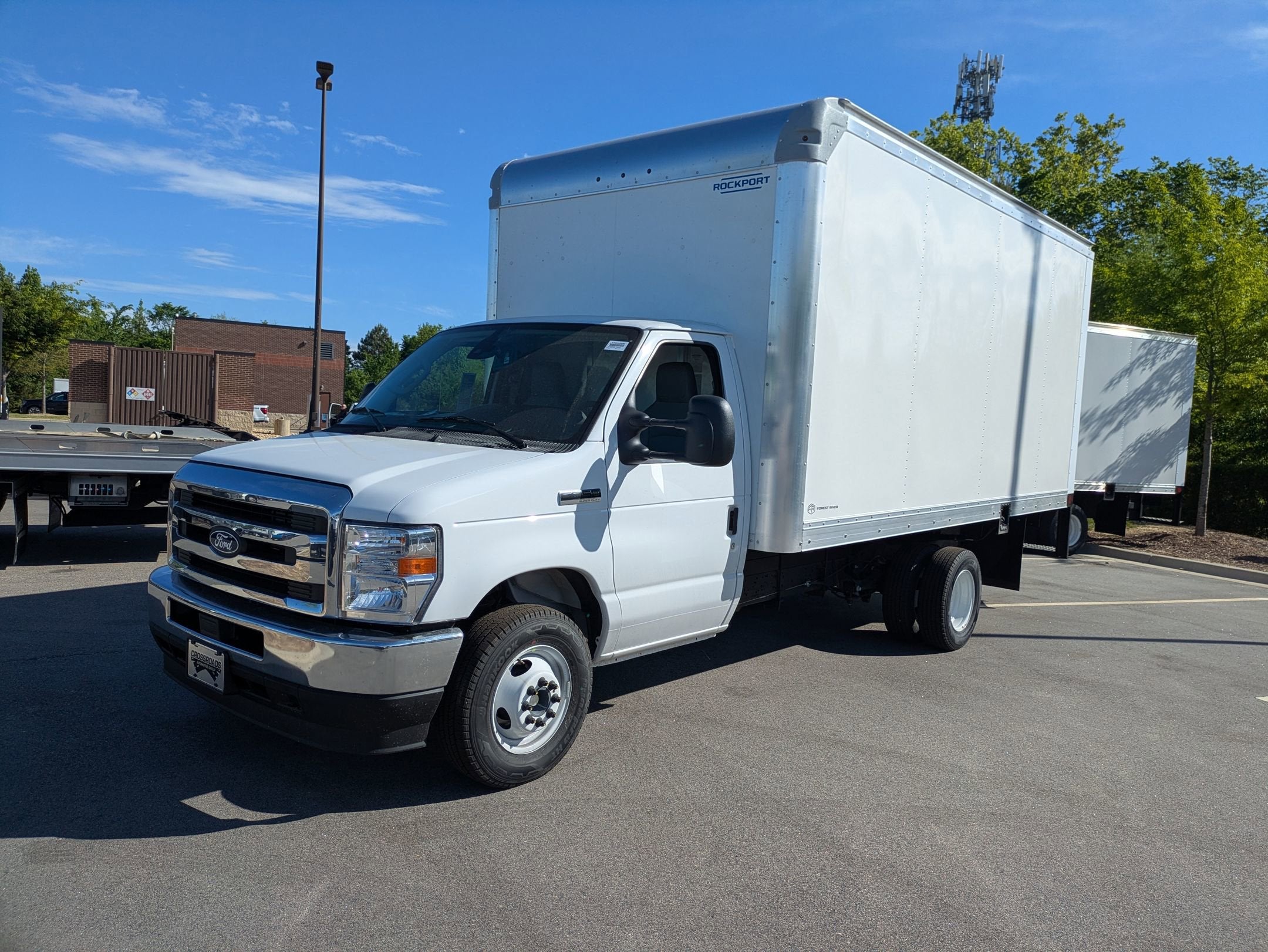 2027 Ford E-Series Cutaway Base