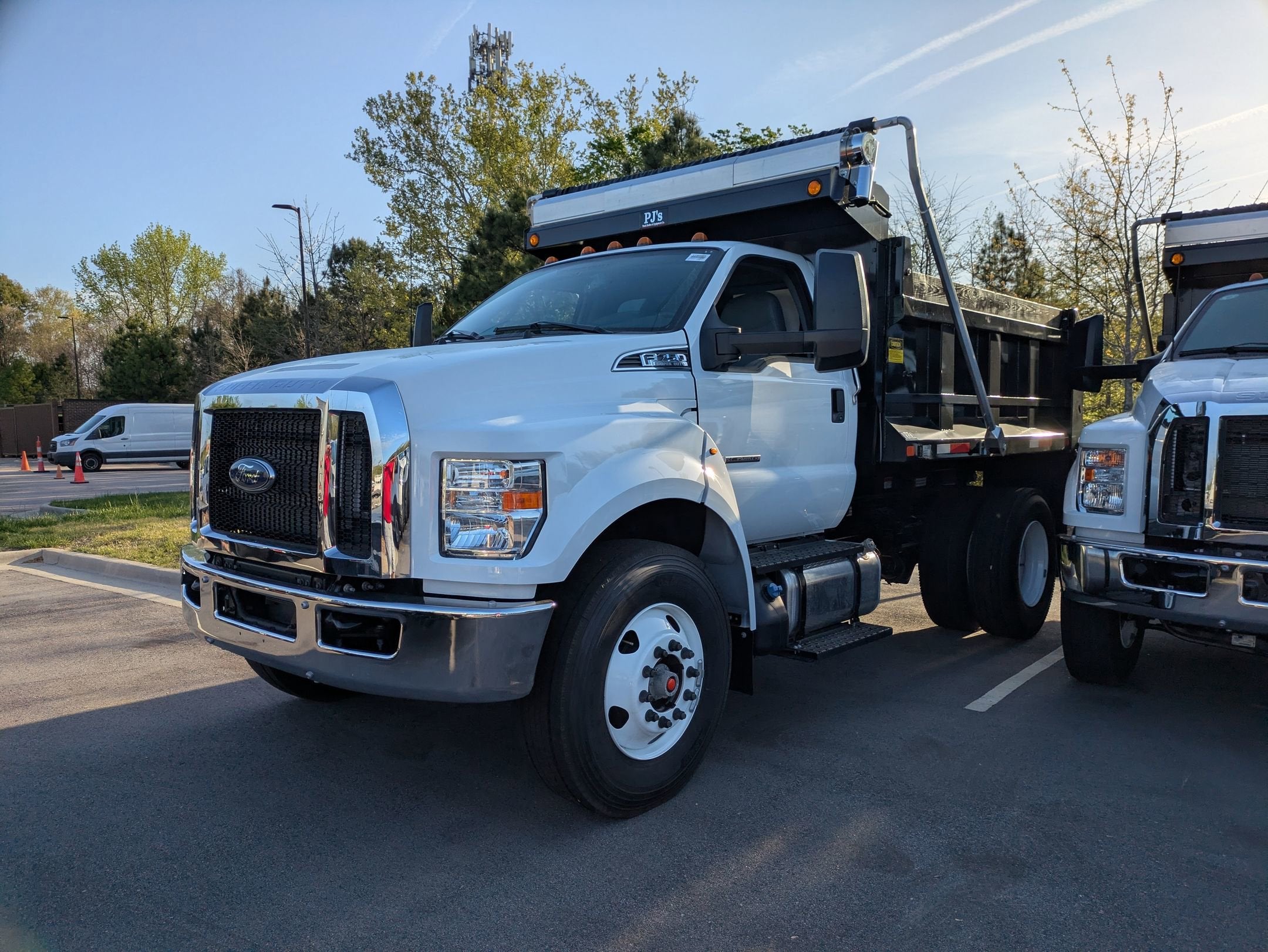 2027 Ford F-750SD Base