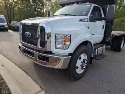 2027 Ford F-750SD Base