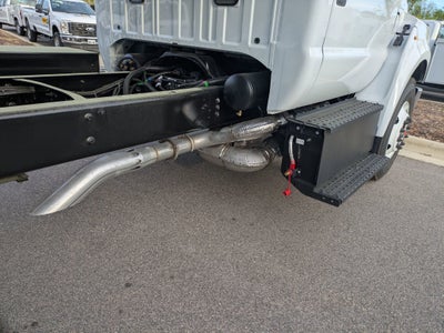 2027 Ford F-750SD Base