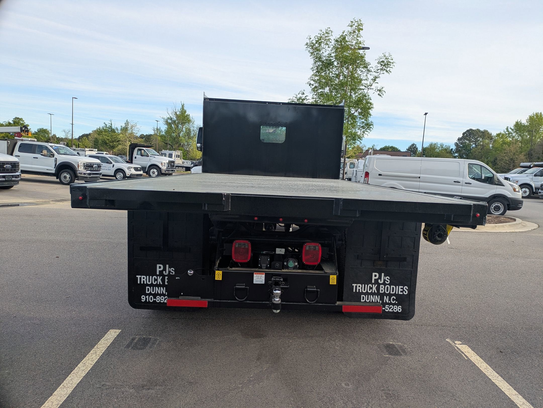 2027 Ford F-750SD Base