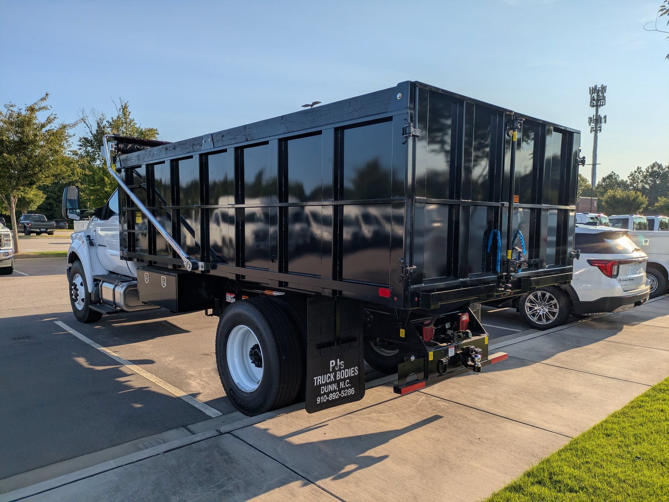 2027 Ford F-750SD Base