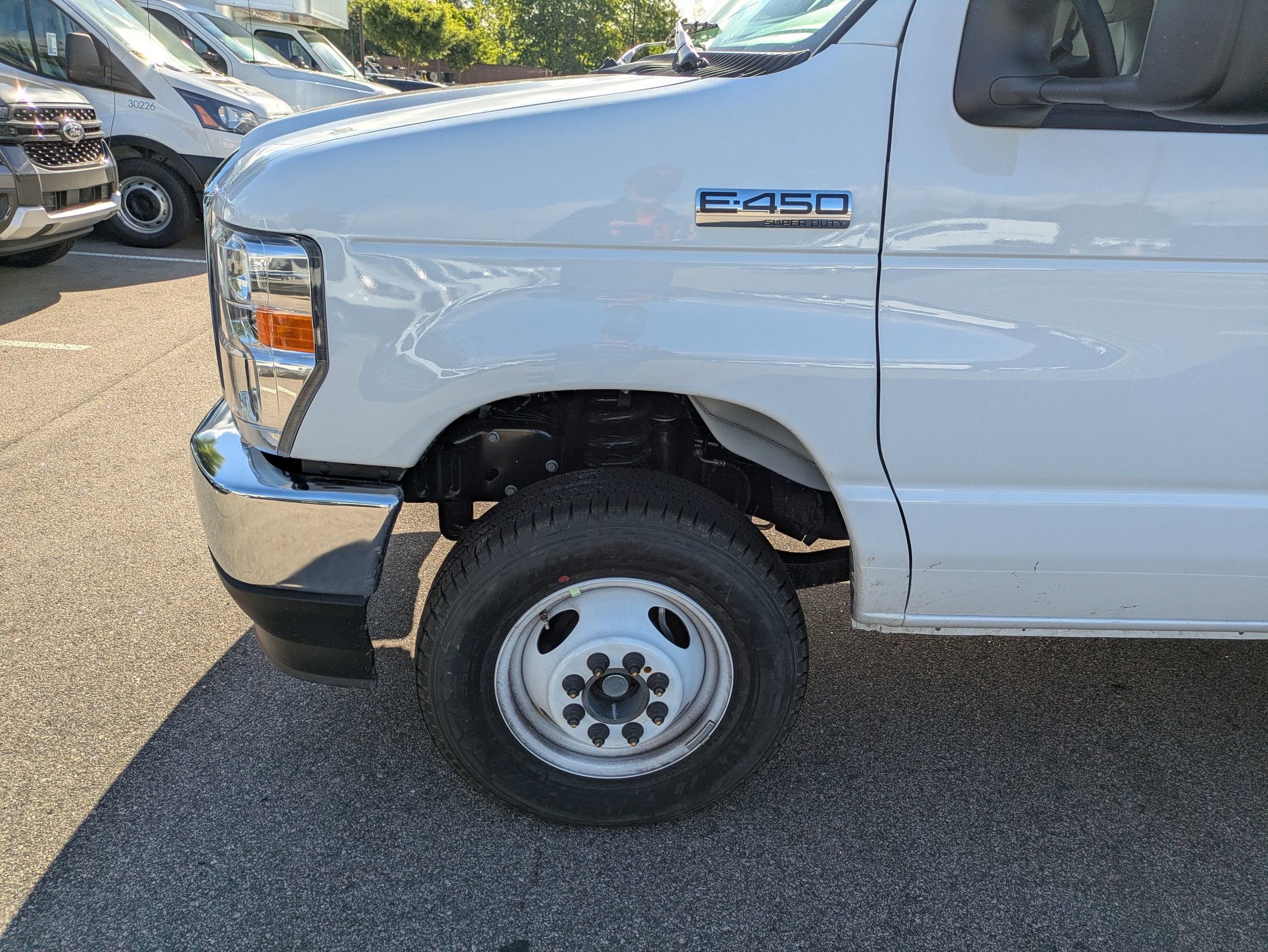 2027 Ford E-Series Cutaway Base