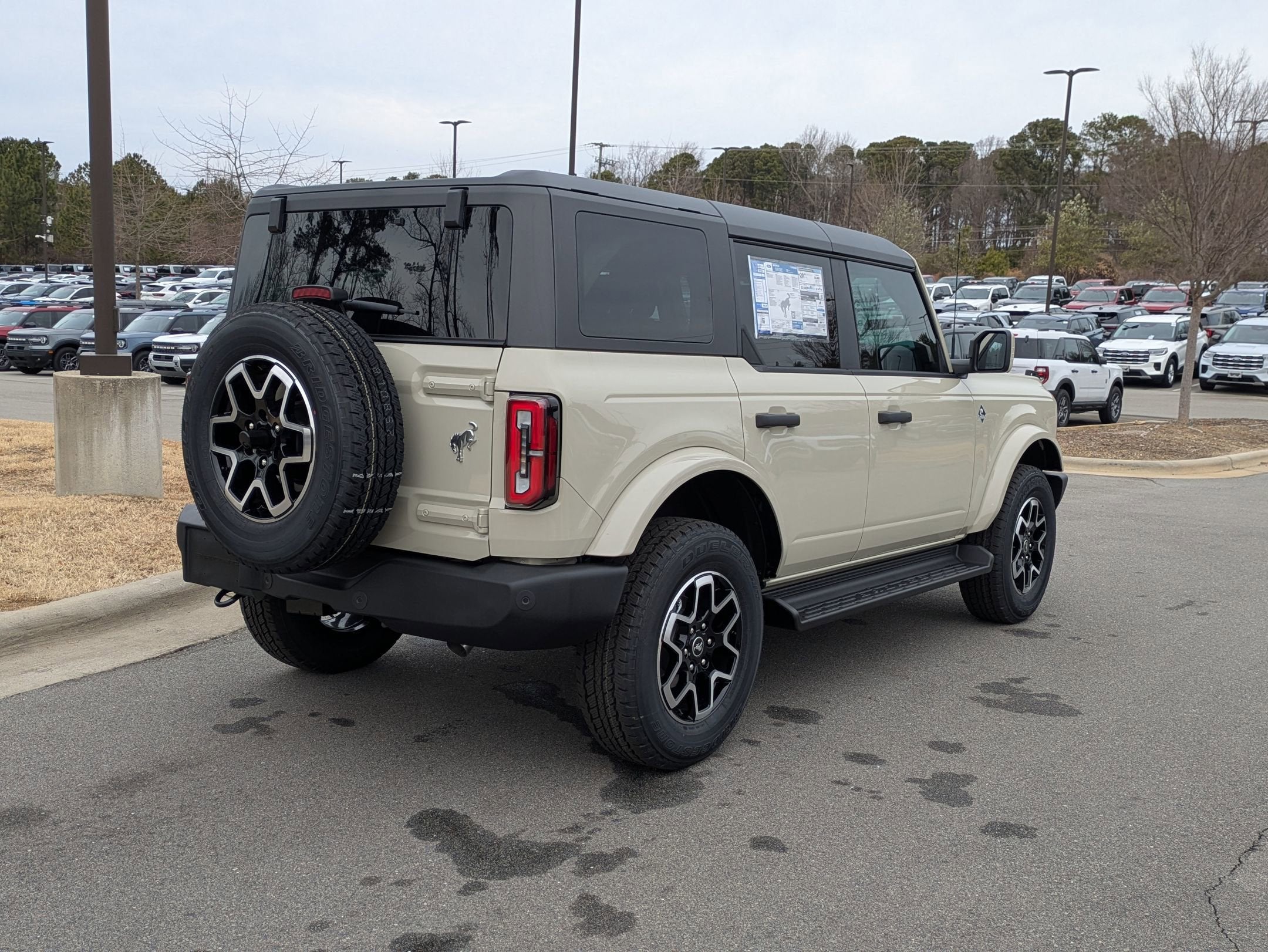 2026 Ford Bronco Outer Banks