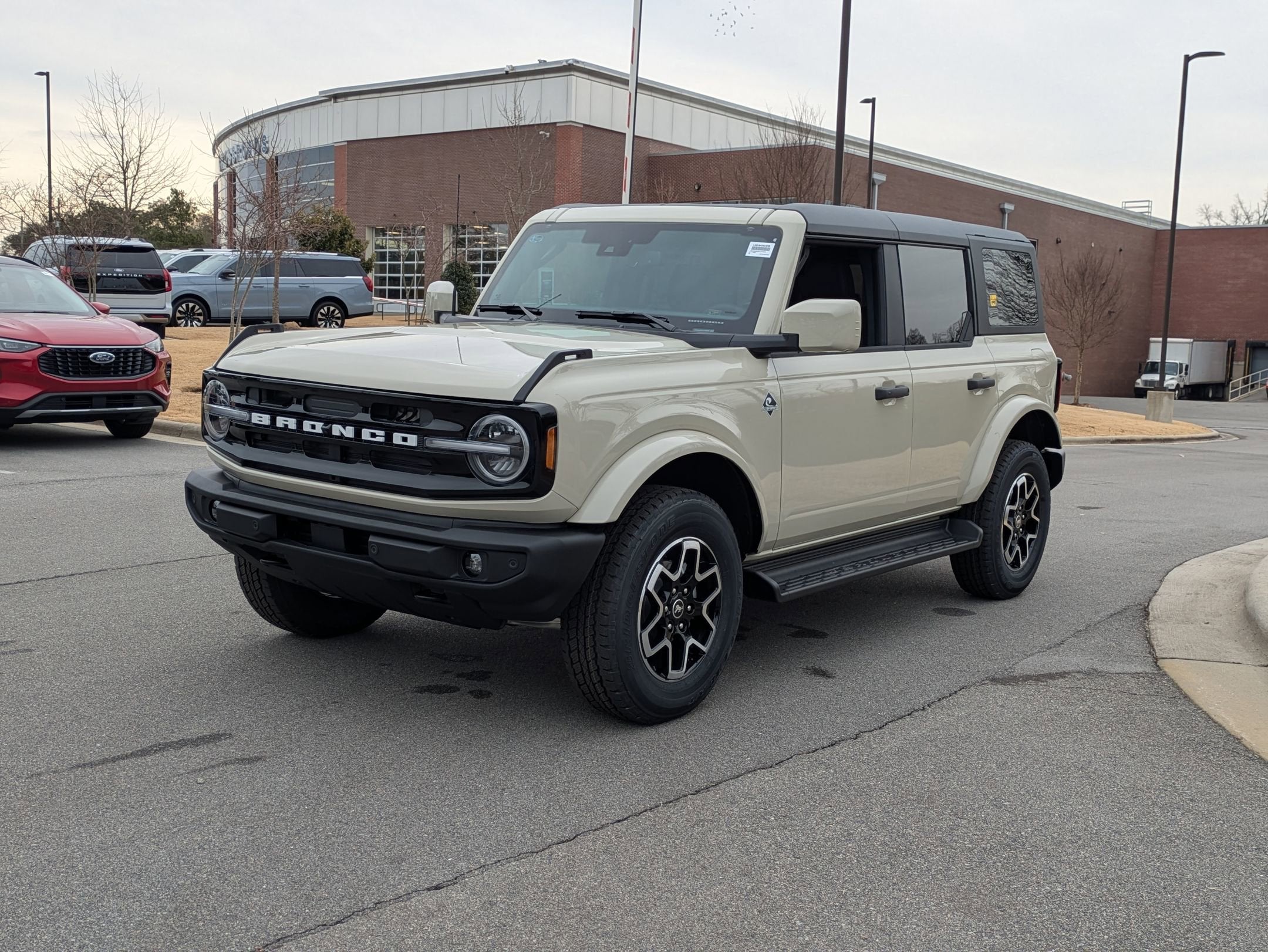 2026 Ford Bronco Outer Banks