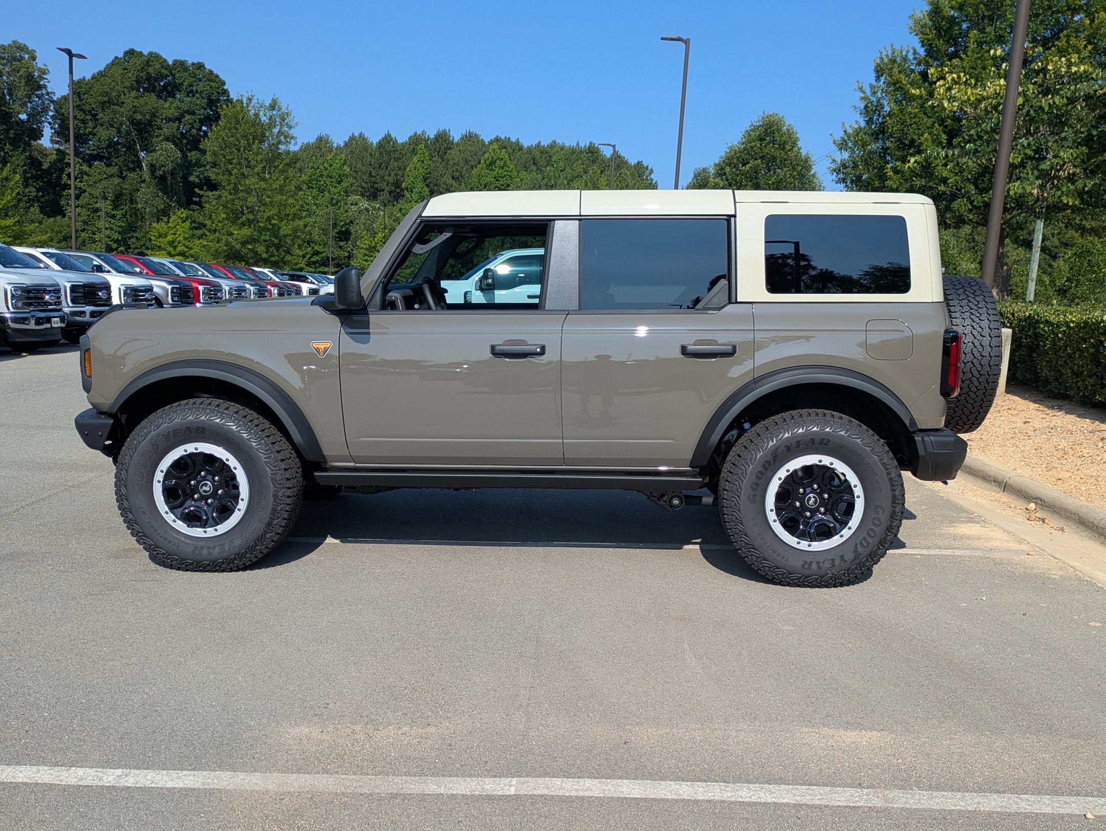 2026 Ford Bronco Badlands
