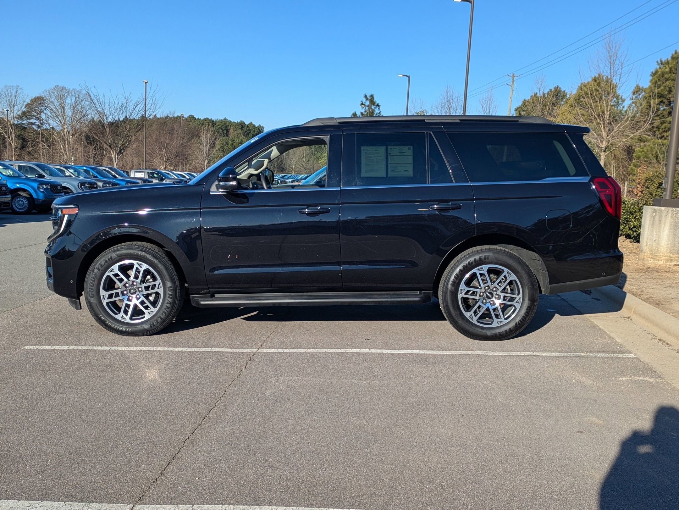 2025 Ford Expedition Active