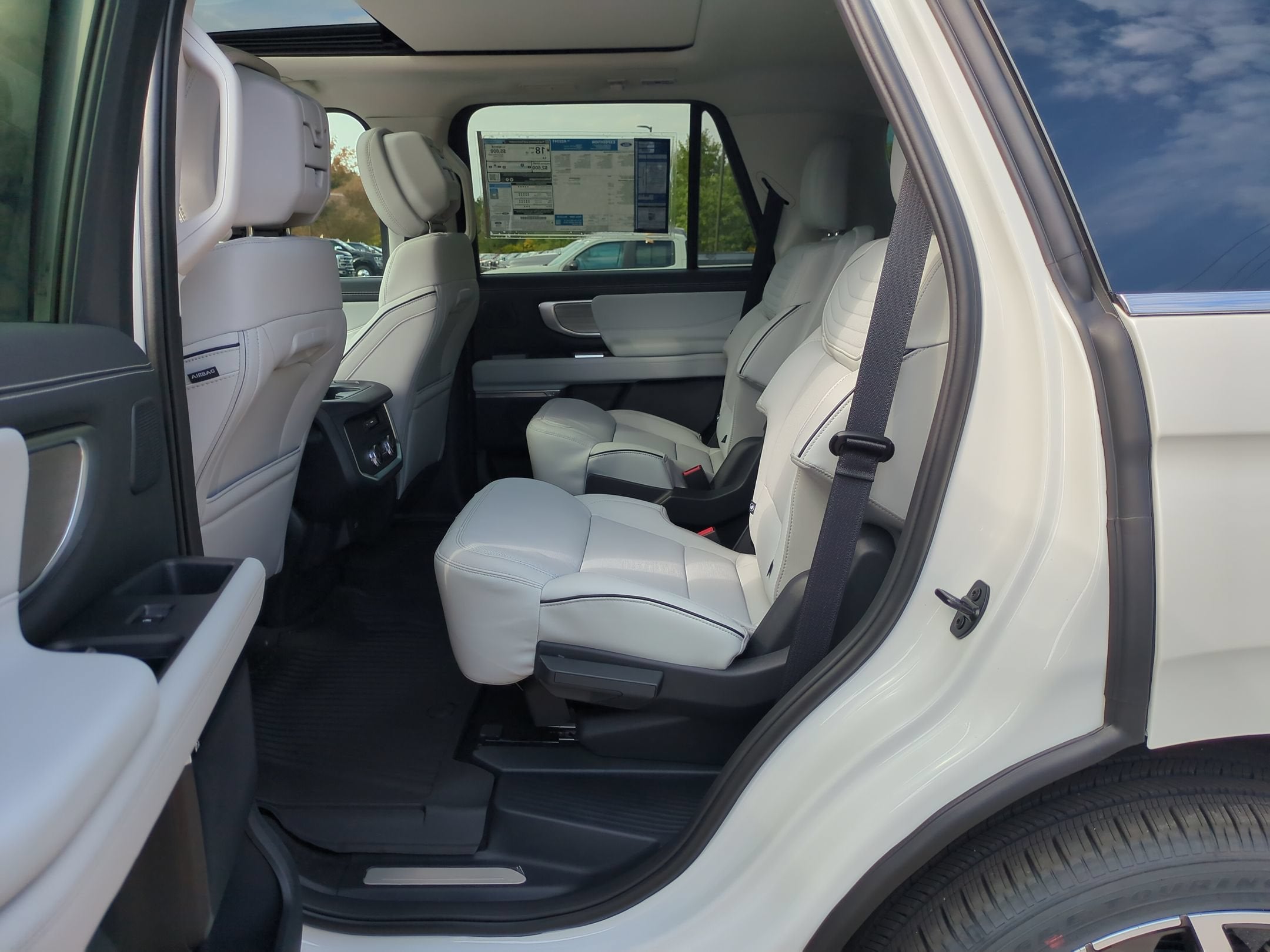 2027 Ford Expedition Platinum