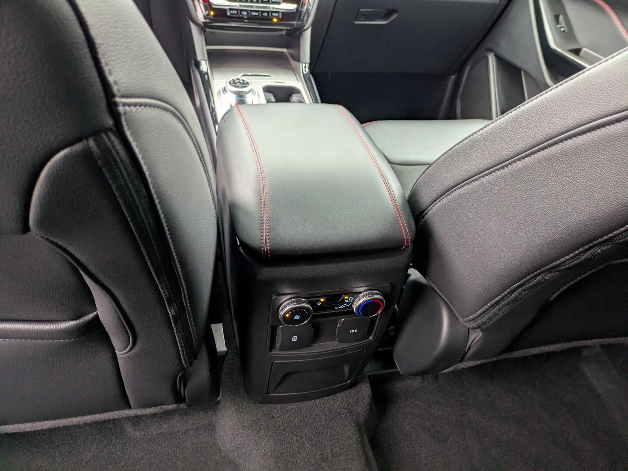 2024 Ford Explorer ST-Line