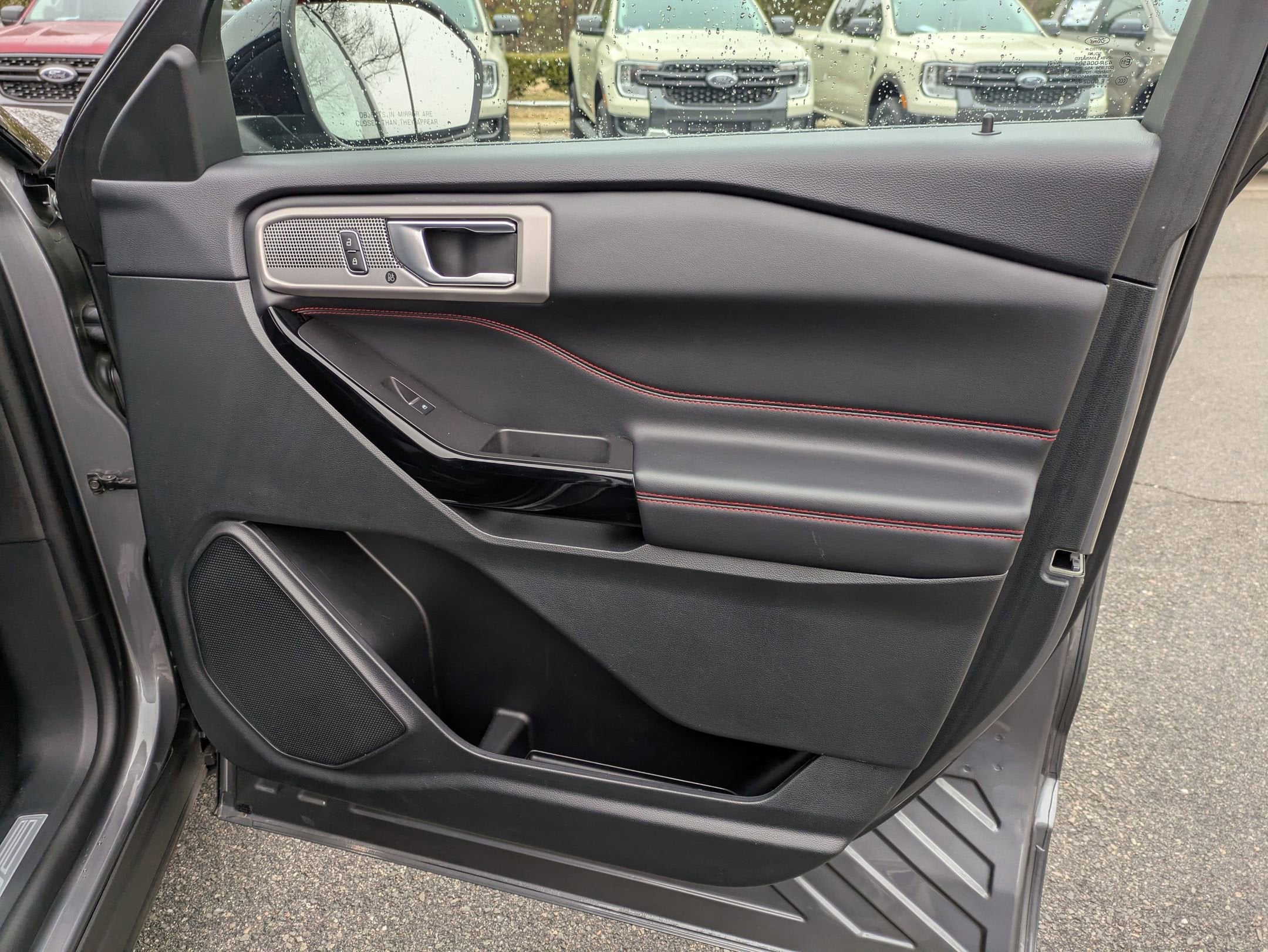 2024 Ford Explorer ST-Line