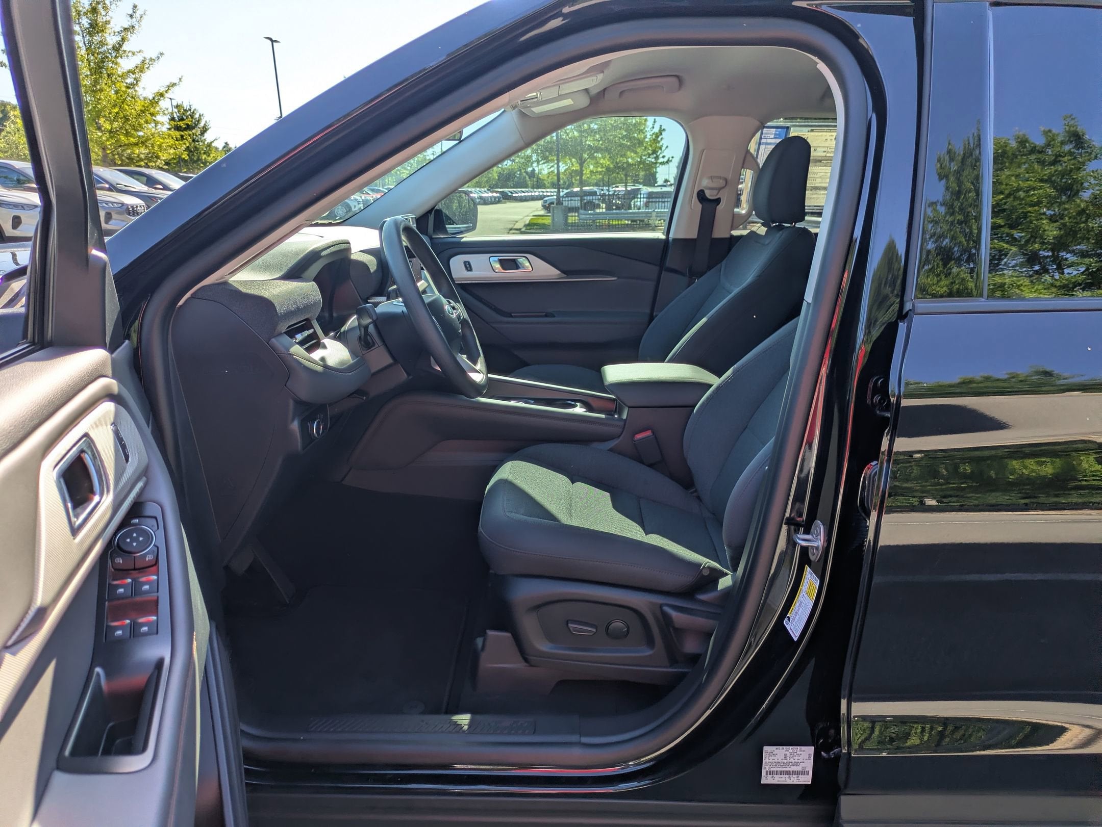 2026 Ford Explorer Active w/100A Pkg - Crossroads Courtesy Demo
