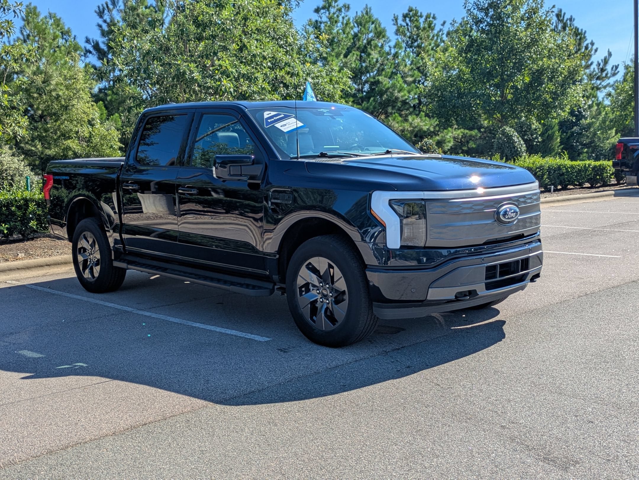 2023 Ford F-150 Lightning LARIAT