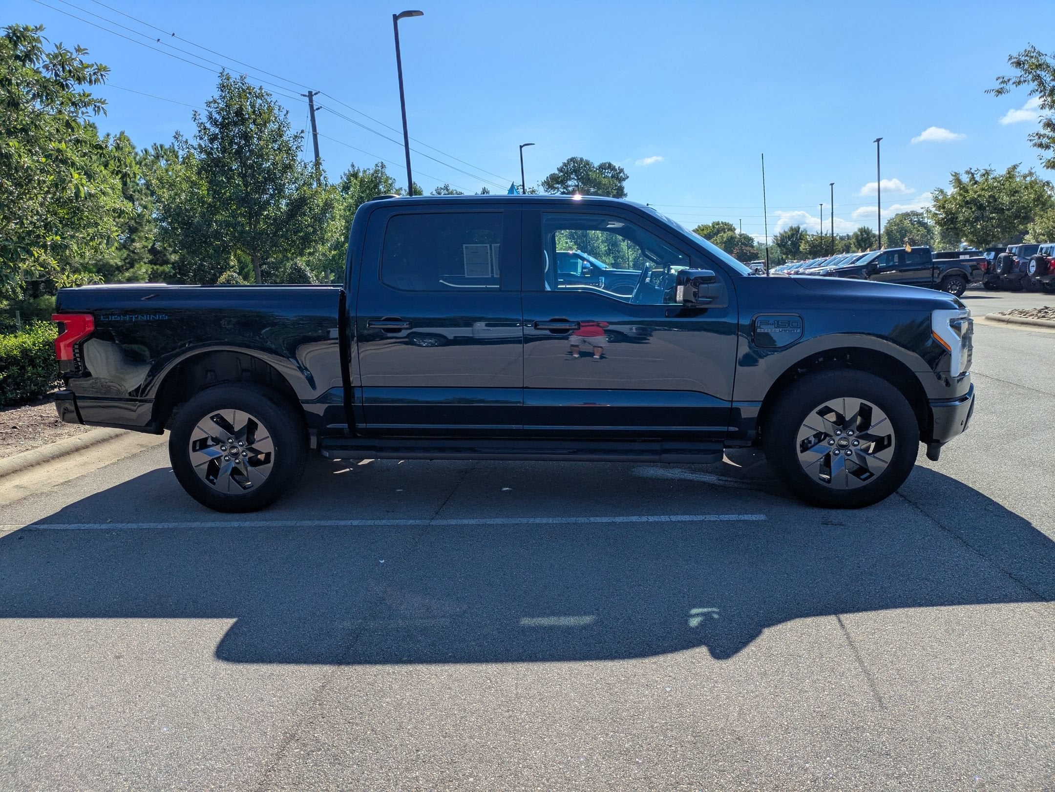 2023 Ford F-150 Lightning LARIAT