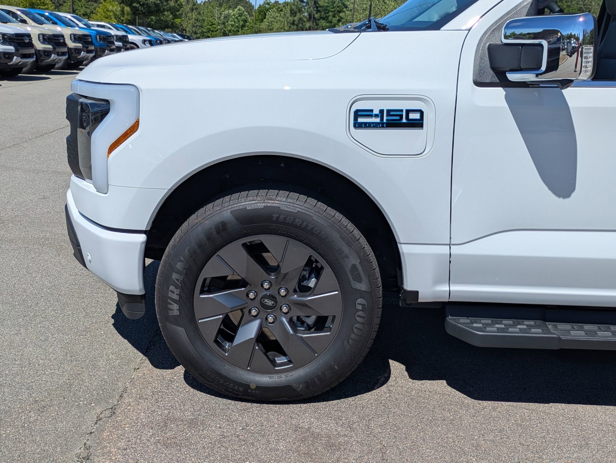 2025 Ford F-150 Lightning Flash