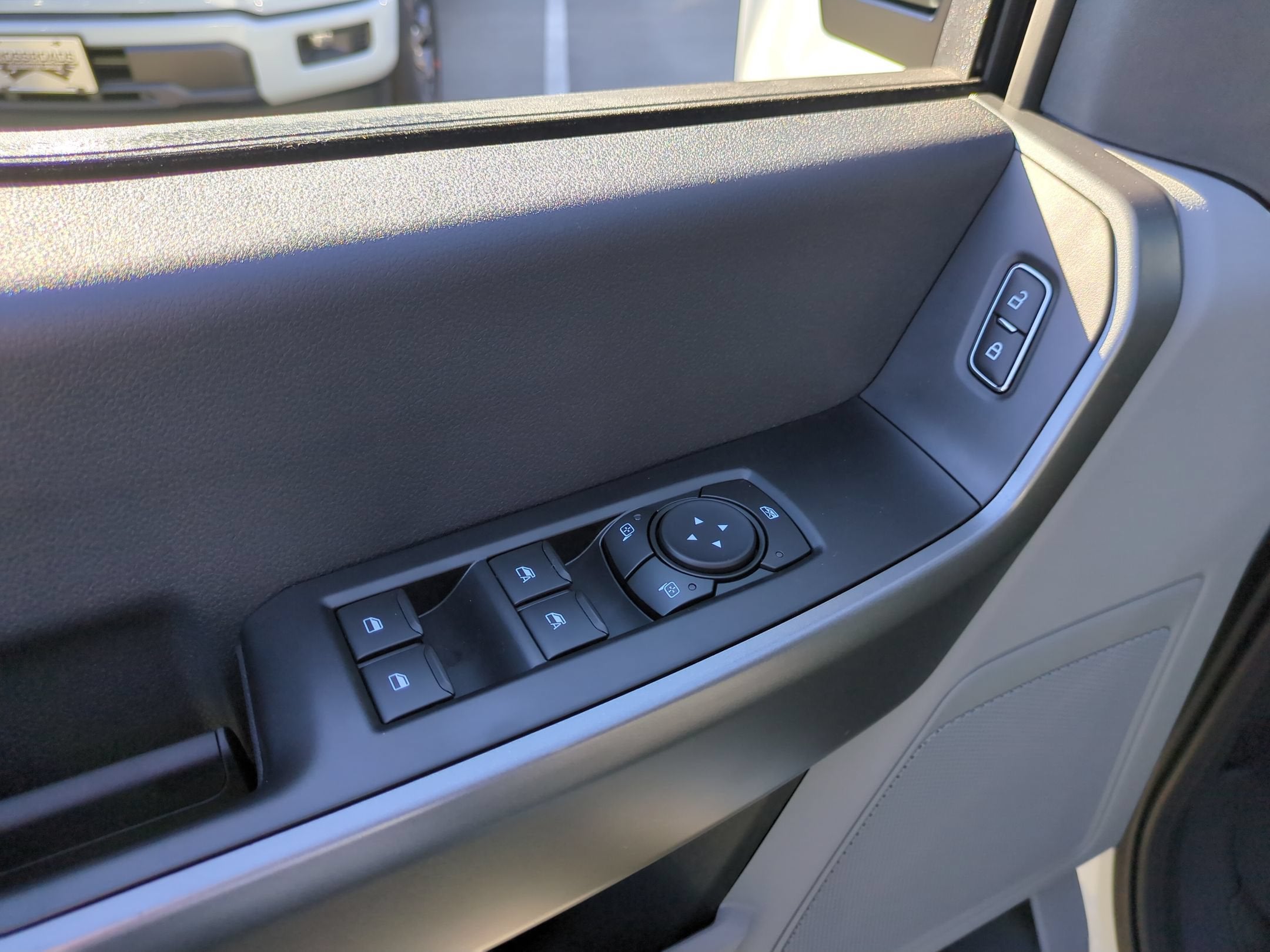 2027 Ford Super Duty F-250 SRW XLT