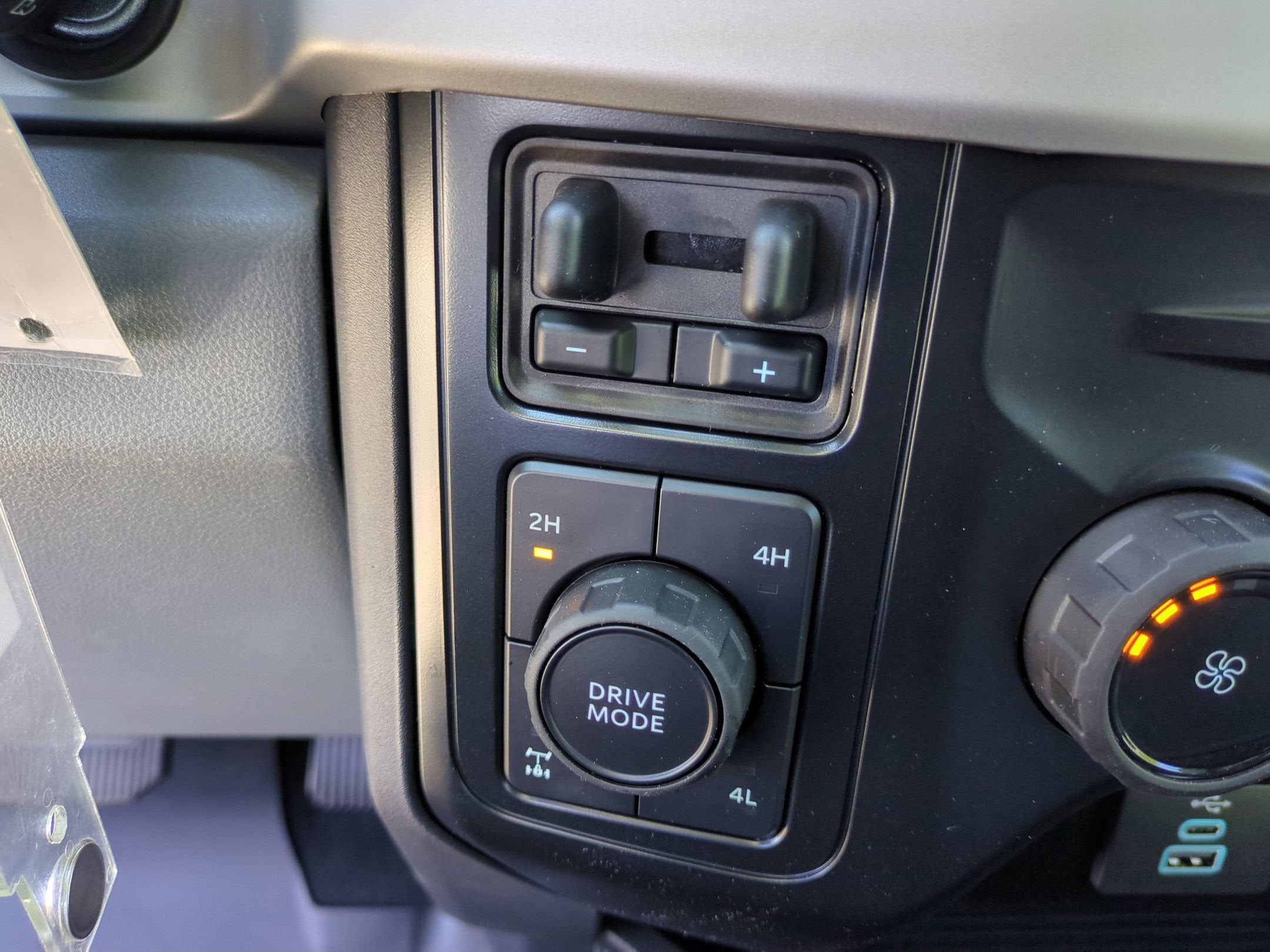 2027 Ford Super Duty F-250 SRW XLT