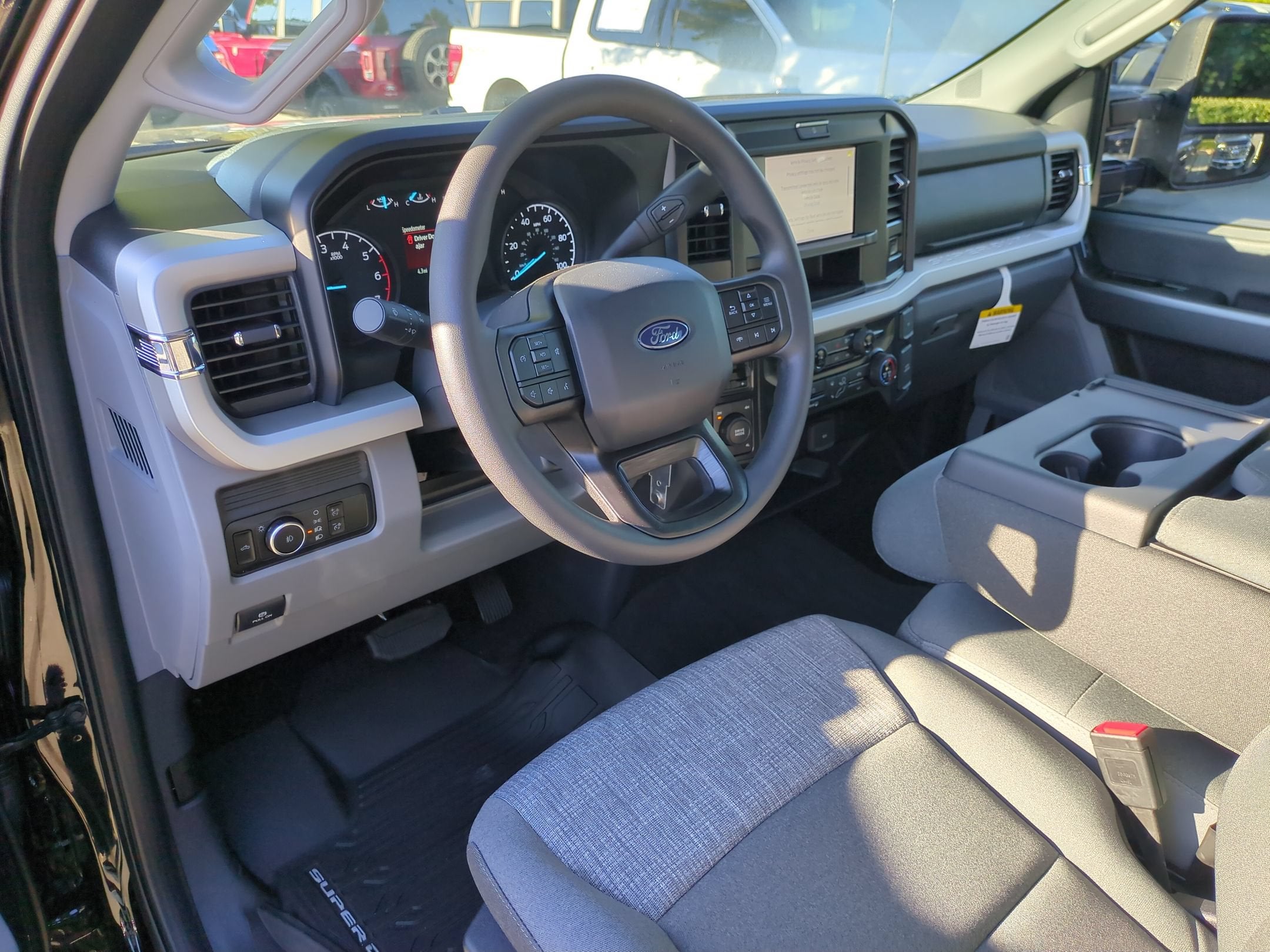 2027 Ford Super Duty F-250 SRW XLT