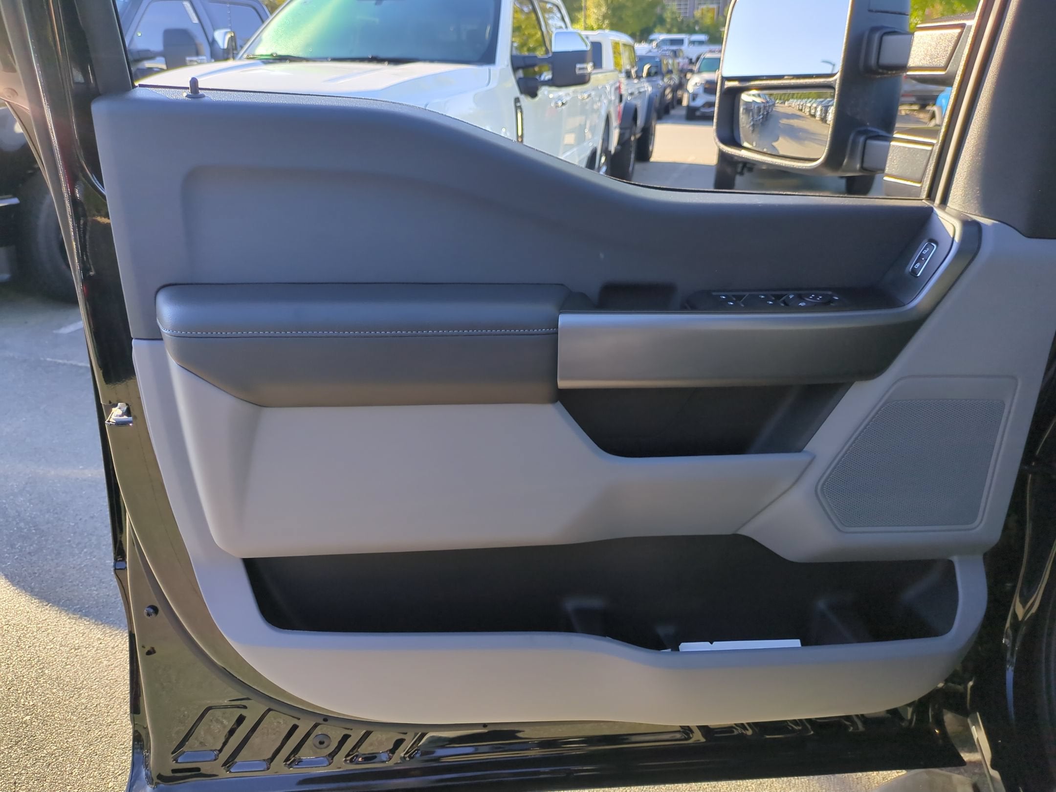 2027 Ford Super Duty F-250 SRW XLT