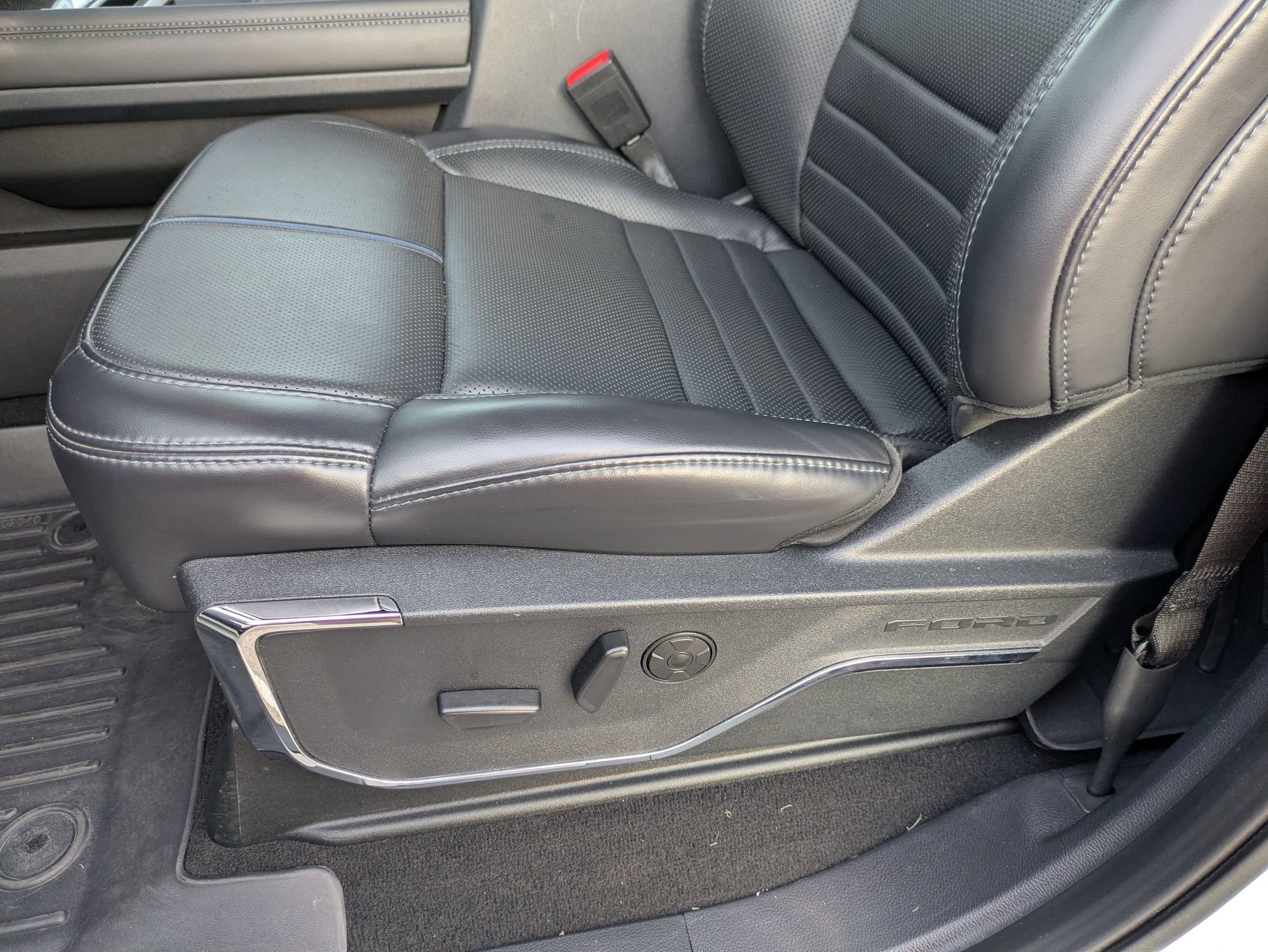 2025 Ford Super Duty F-250 SRW Platinum