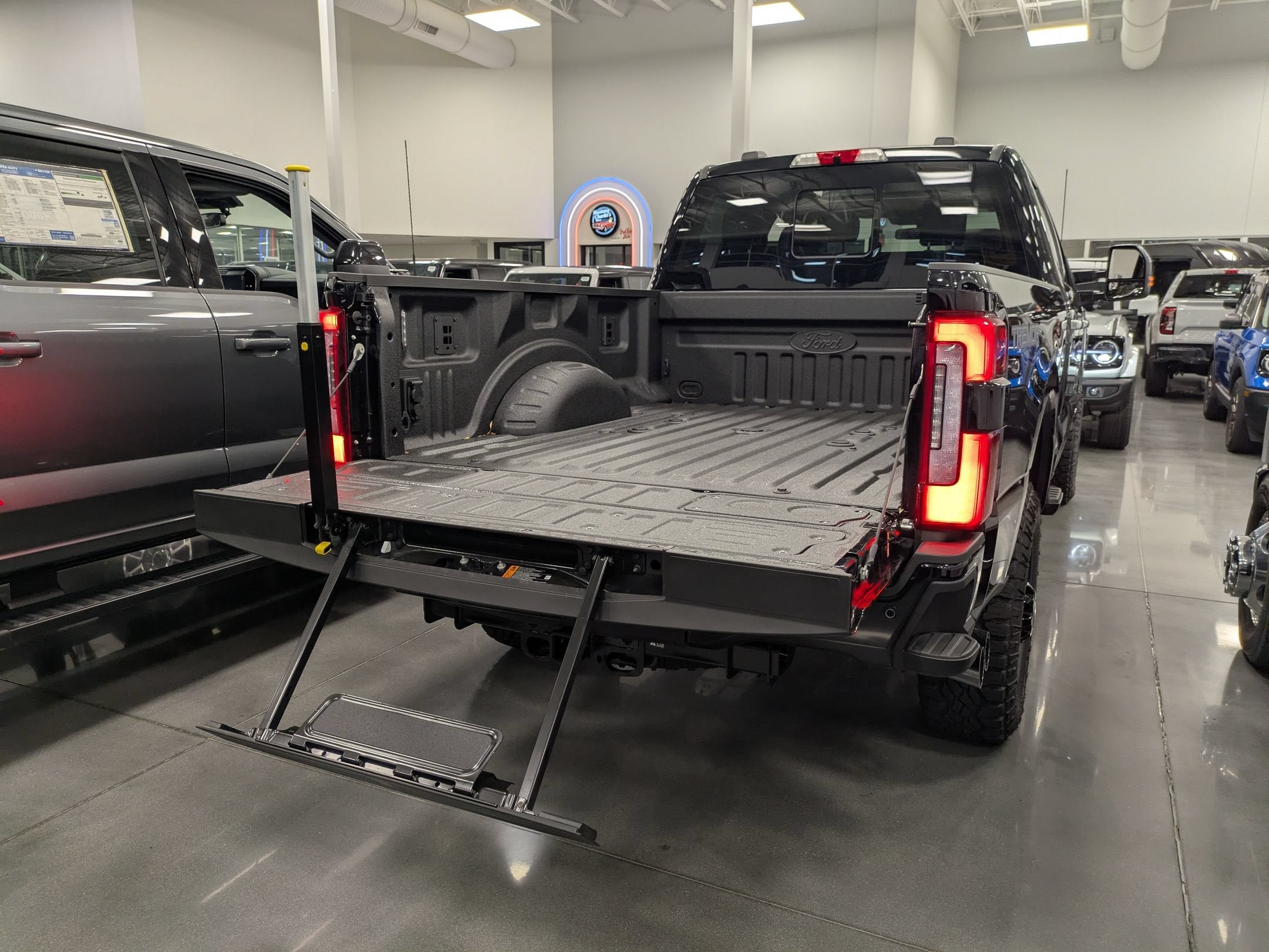 2027 Ford Super Duty F-250 SRW Platinum
