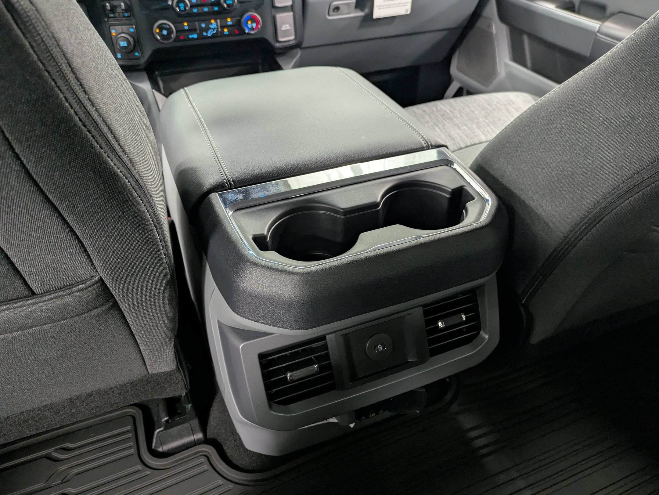 2027 Ford Super Duty F-250 SRW XLT