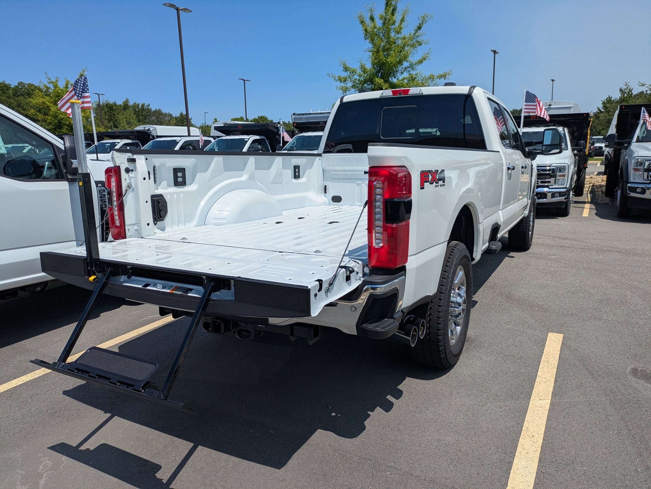 2026 Ford Super Duty F-350 SRW LARIAT