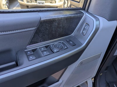 2027 Ford Super Duty F-350 SRW XLT
