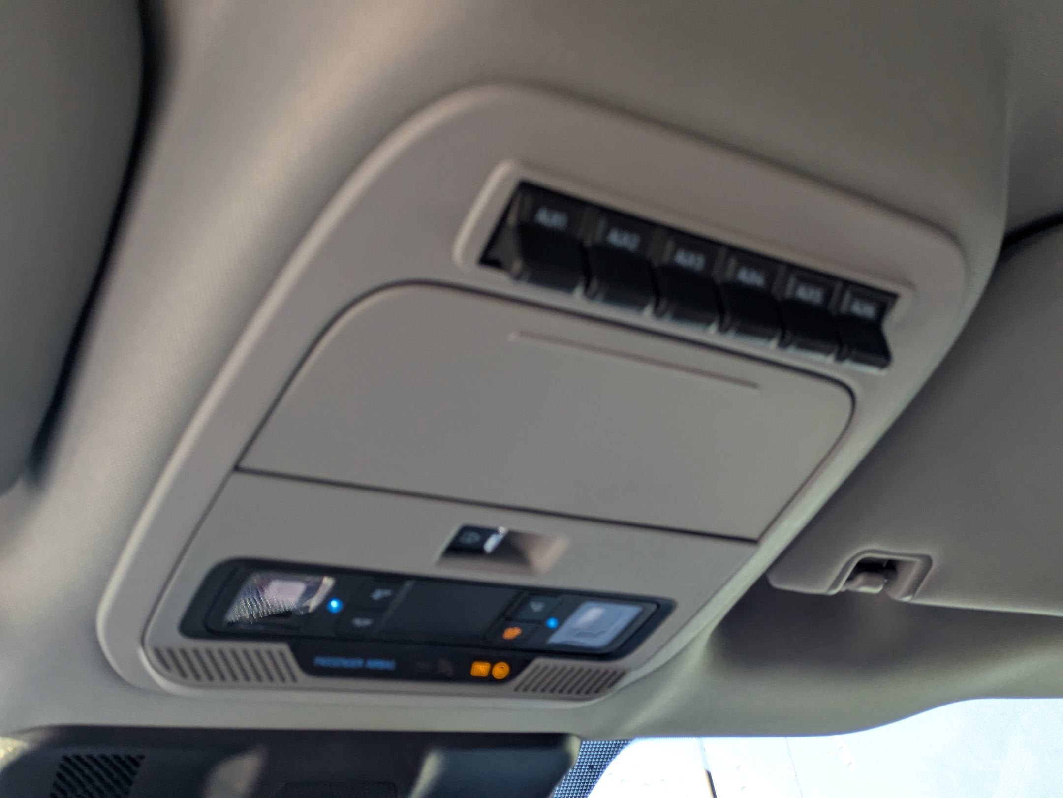2027 Ford Super Duty F-350 SRW XLT