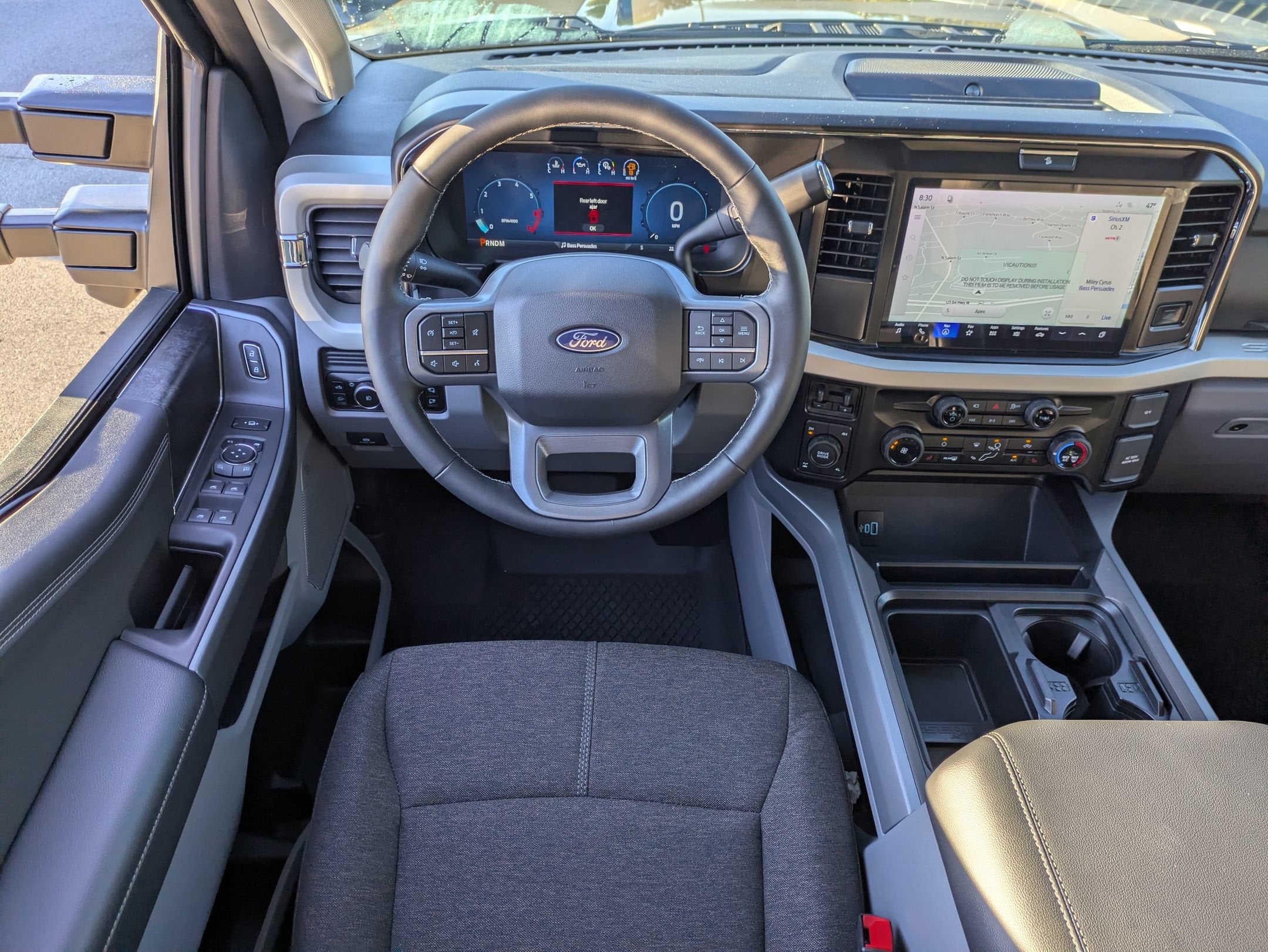 2027 Ford Super Duty F-350 SRW XLT