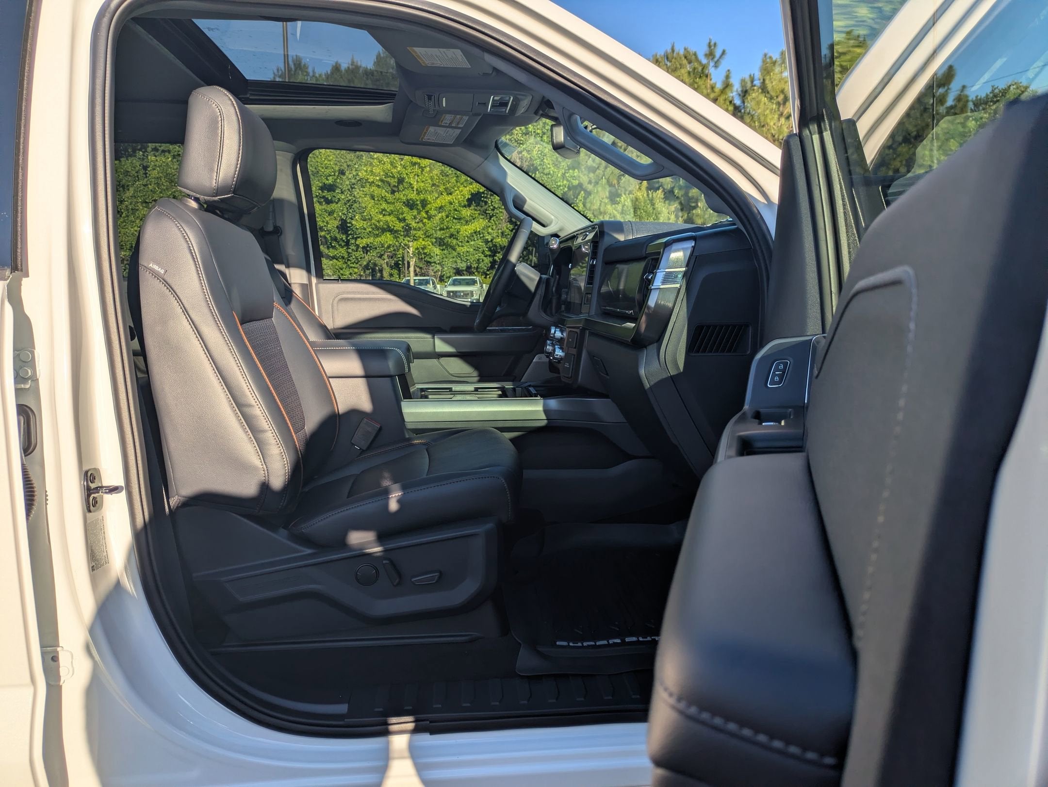 2026 Ford Super Duty F-350 SRW LARIAT