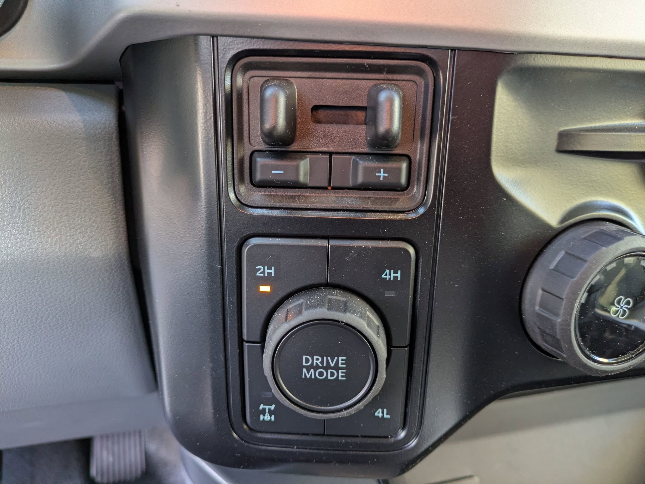 2025 Ford Super Duty F-350 SRW XLT