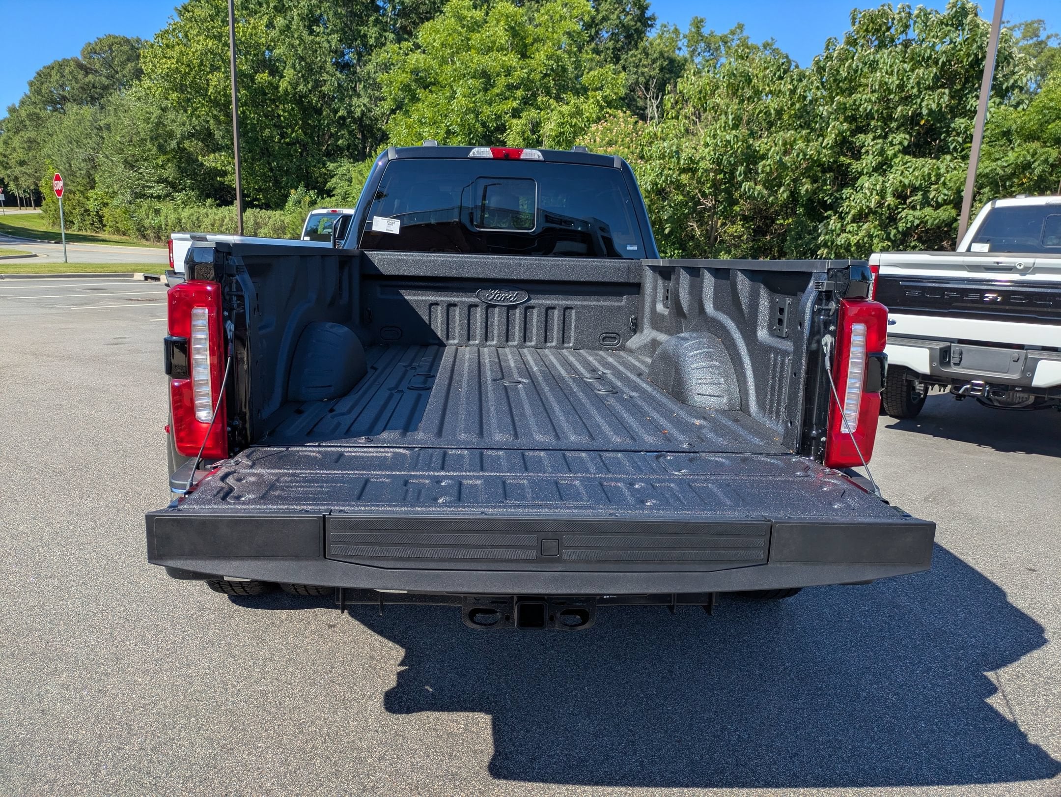 2026 Ford Super Duty F-350 DRW LARIAT