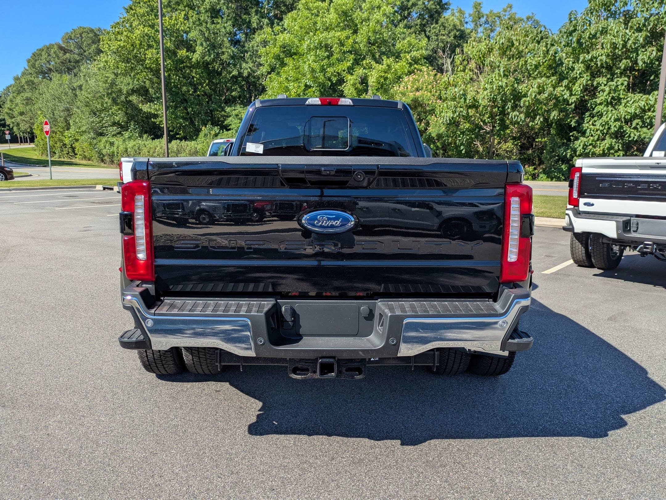 2026 Ford Super Duty F-350 DRW LARIAT