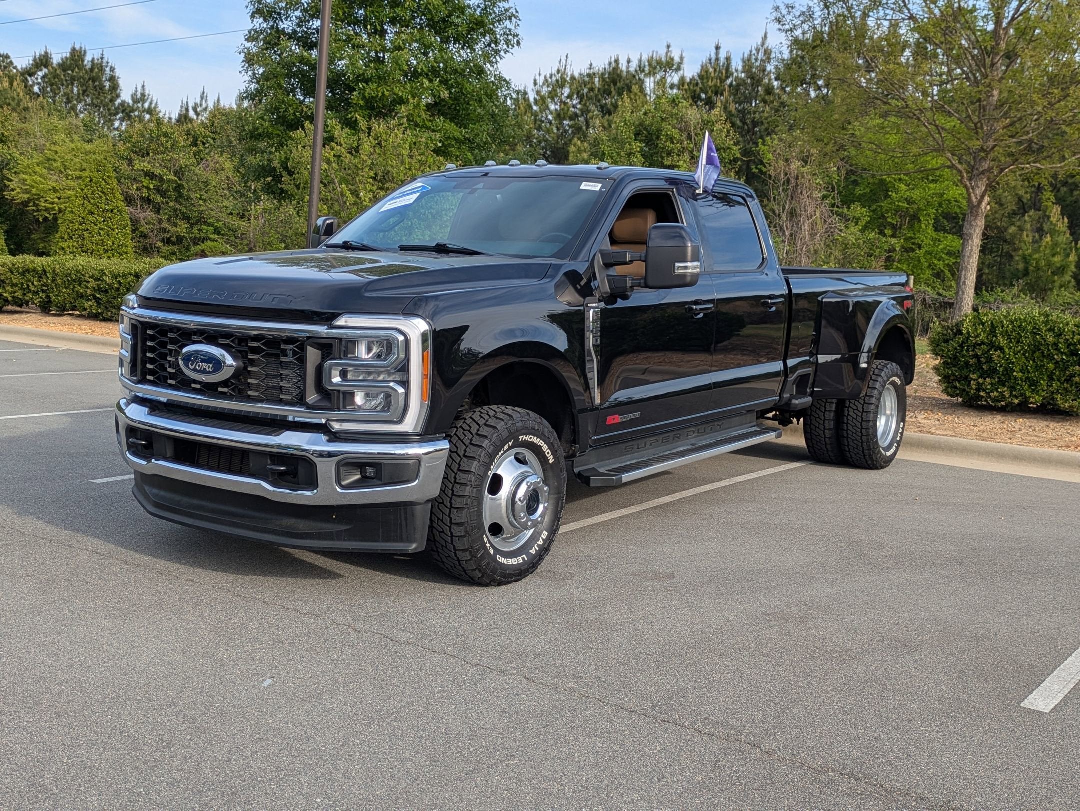 2023 Ford Super Duty F-350 DRW LARIAT