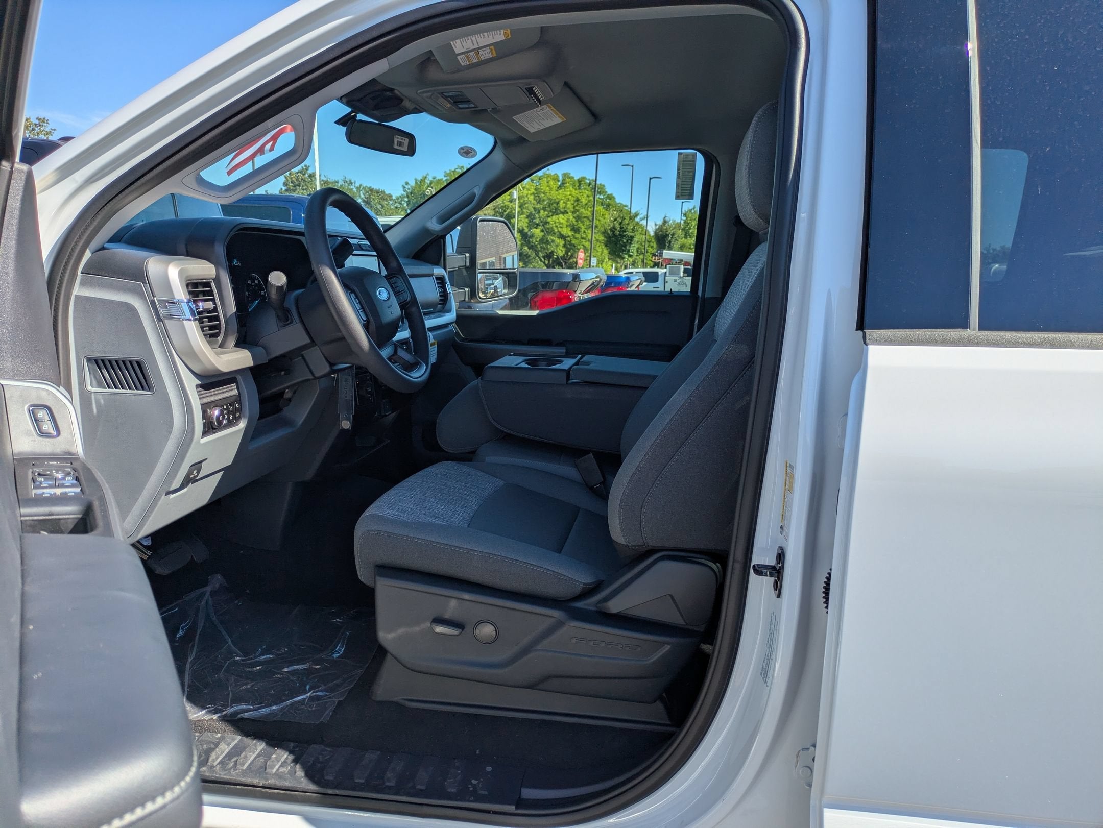 2026 Ford Super Duty F-350 DRW XLT