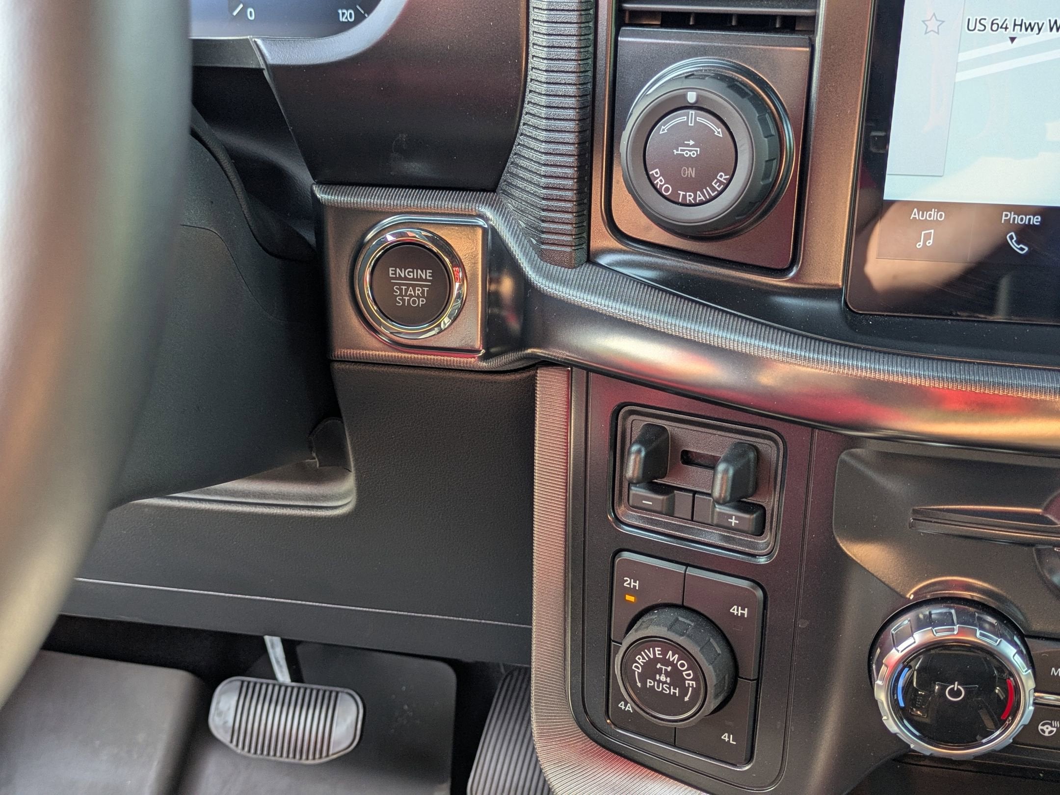 2026 Ford F-150 Platinum - Crossroads Courtesy Demo