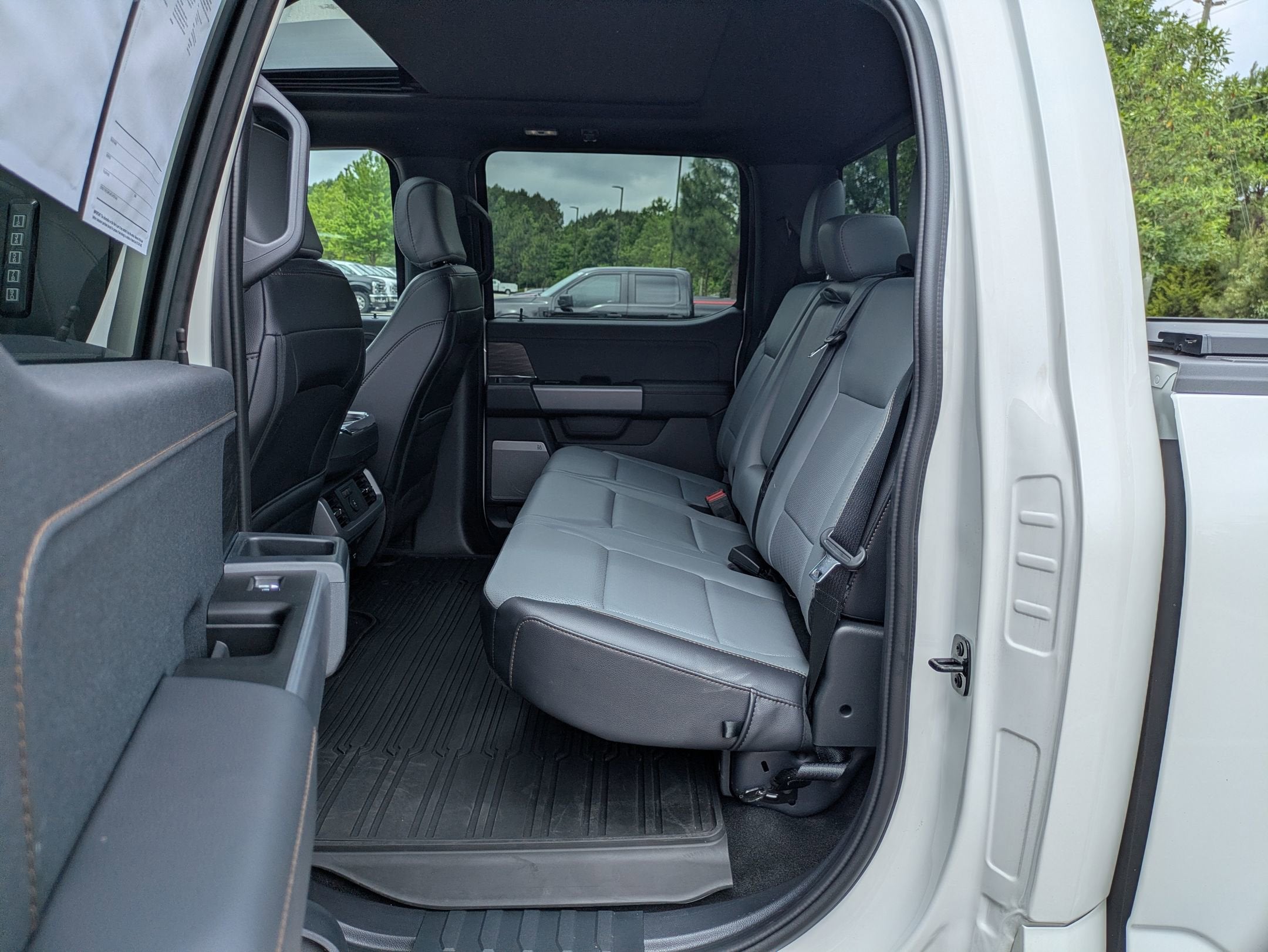 2025 Ford F-150 Lightning LARIAT