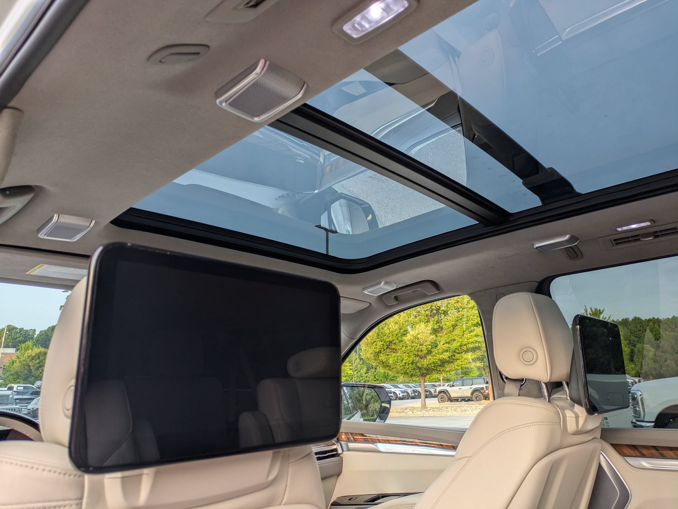 2025 Cadillac Escalade ESV 4WD Sport Platinum