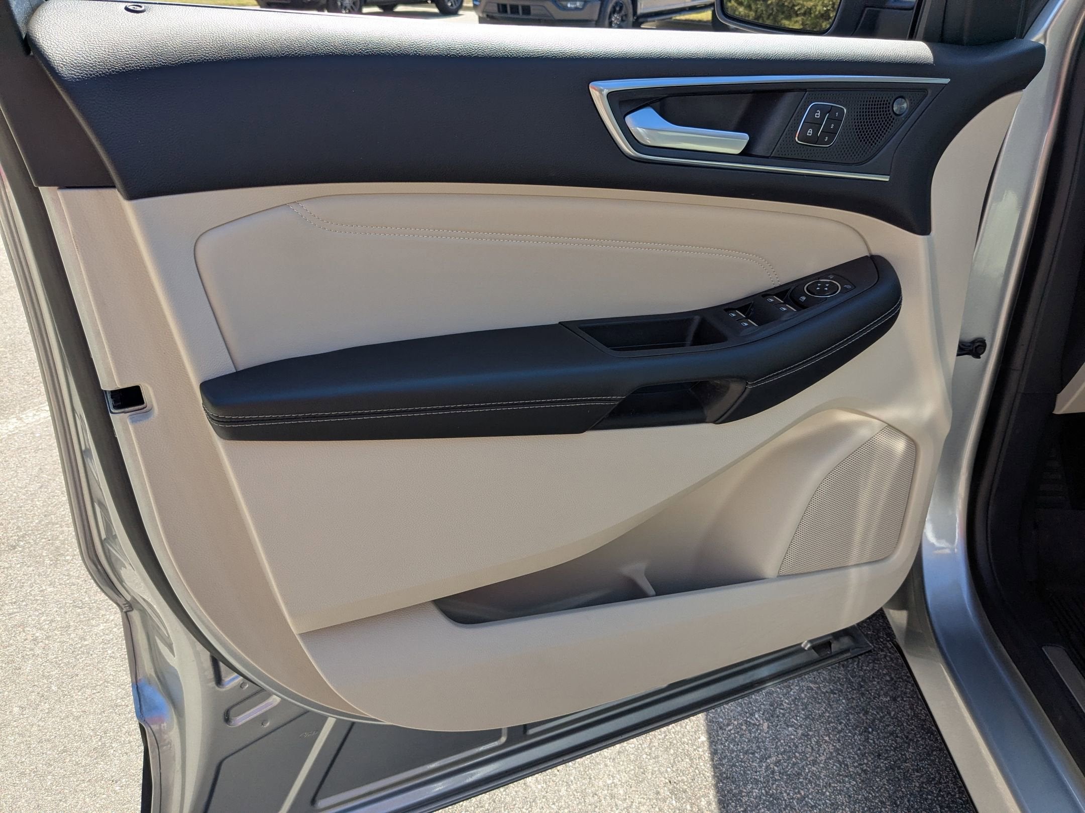 2023 Ford Edge Titanium