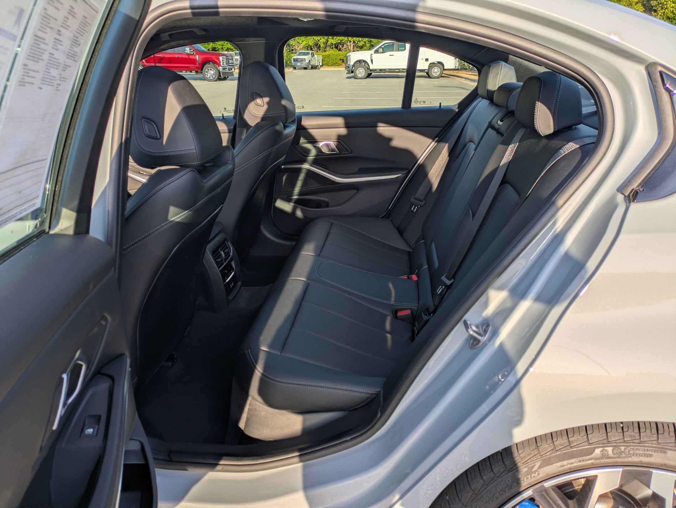 2025 BMW 3 Series 330i