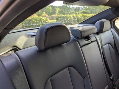 2025 BMW 3 Series 330i