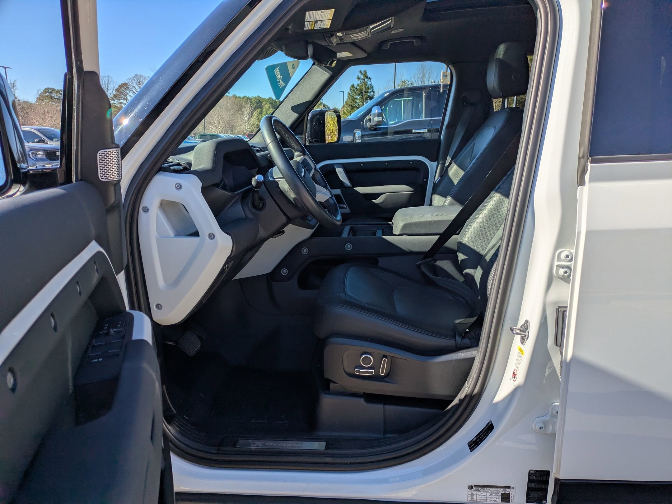 2023 Land Rover Defender X-Dynamic SE