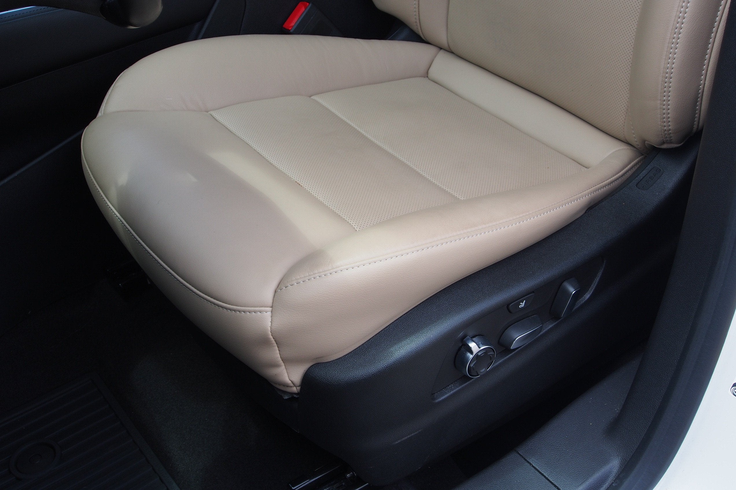 2024 Cadillac XT4 FWD Premium Luxury