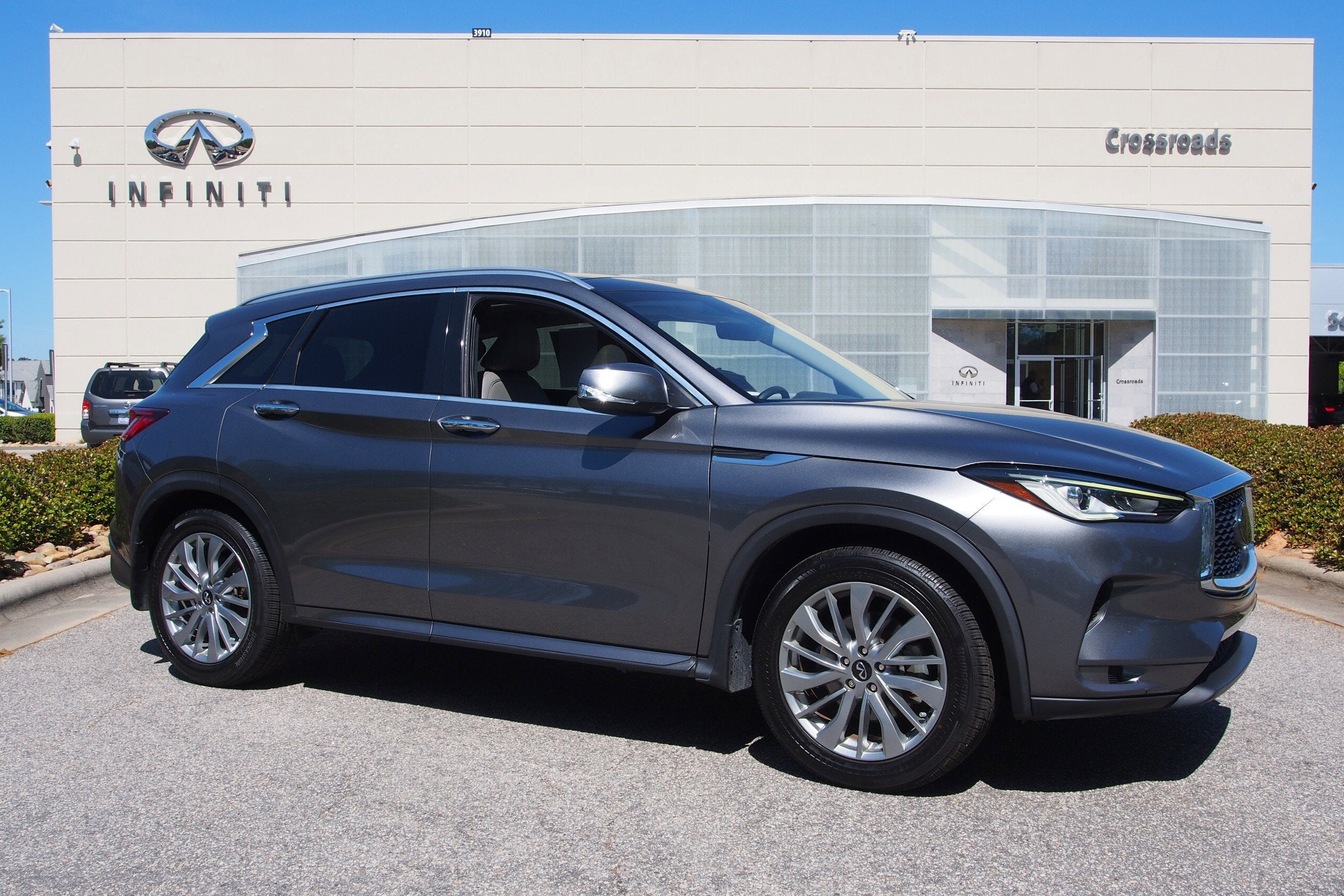 2023 INFINITI QX50 LUXE