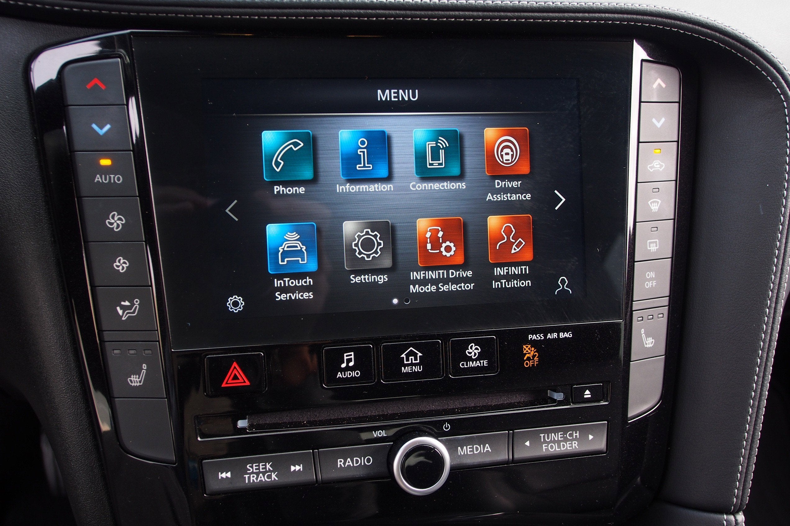 2023 INFINITI QX55 LUXE