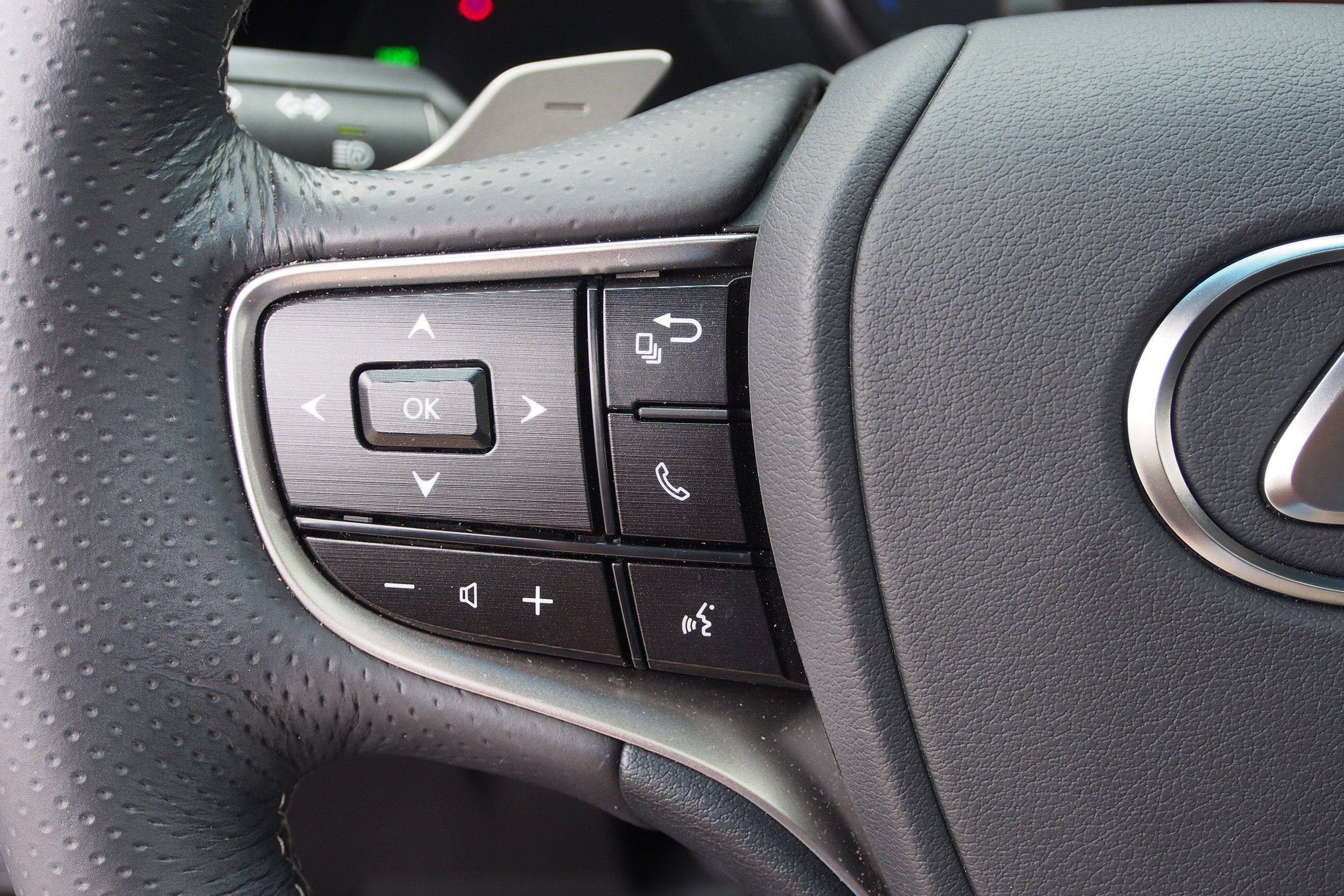 2024 Lexus ES ES 300h F SPORT Handling
